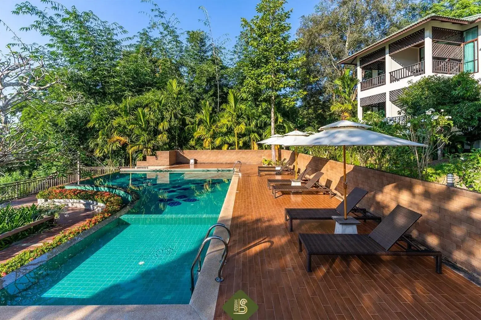 Swimming Pool in Bansaeo Garden and Resort