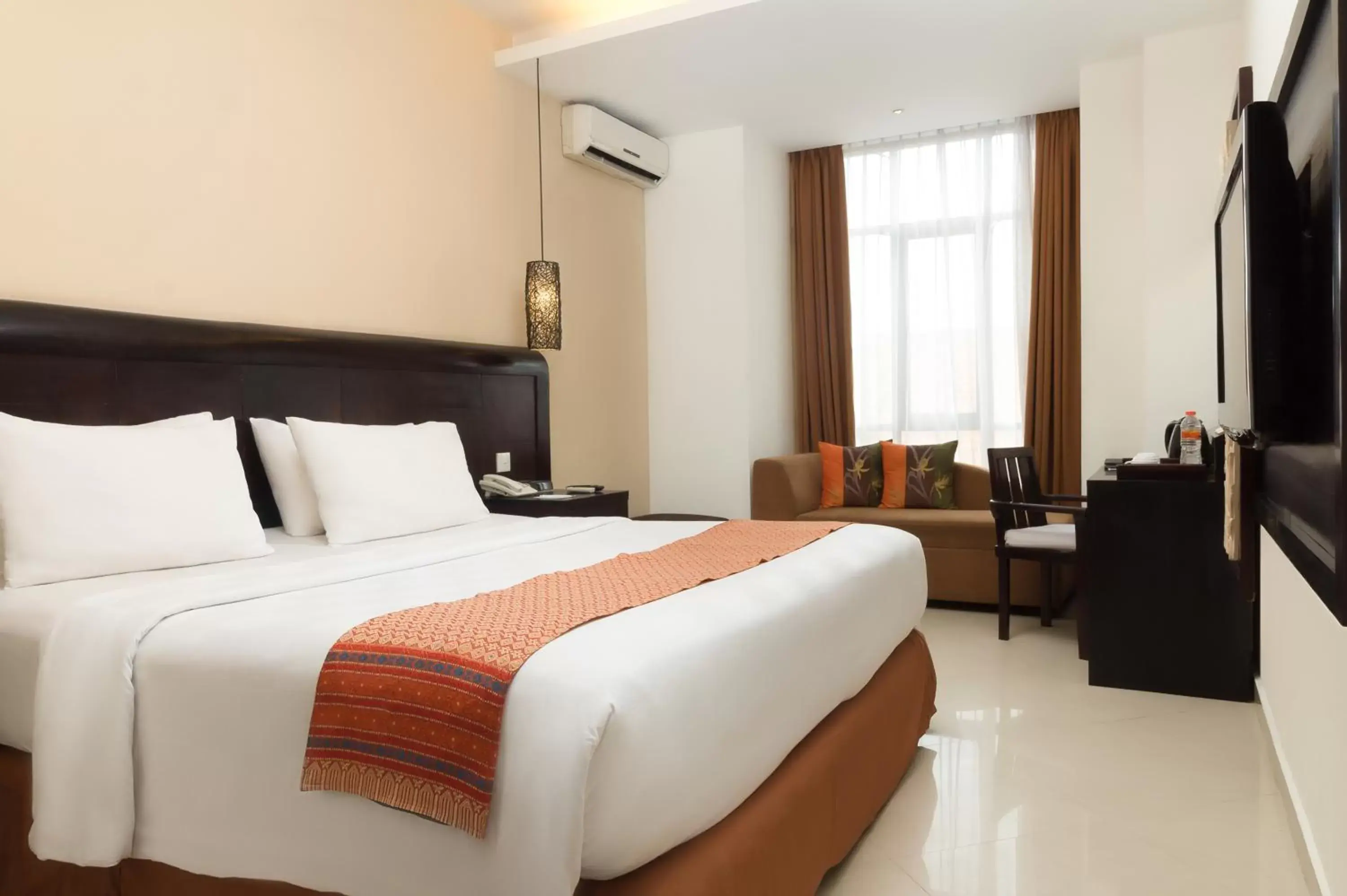 Bed in Best Western Resort Kuta