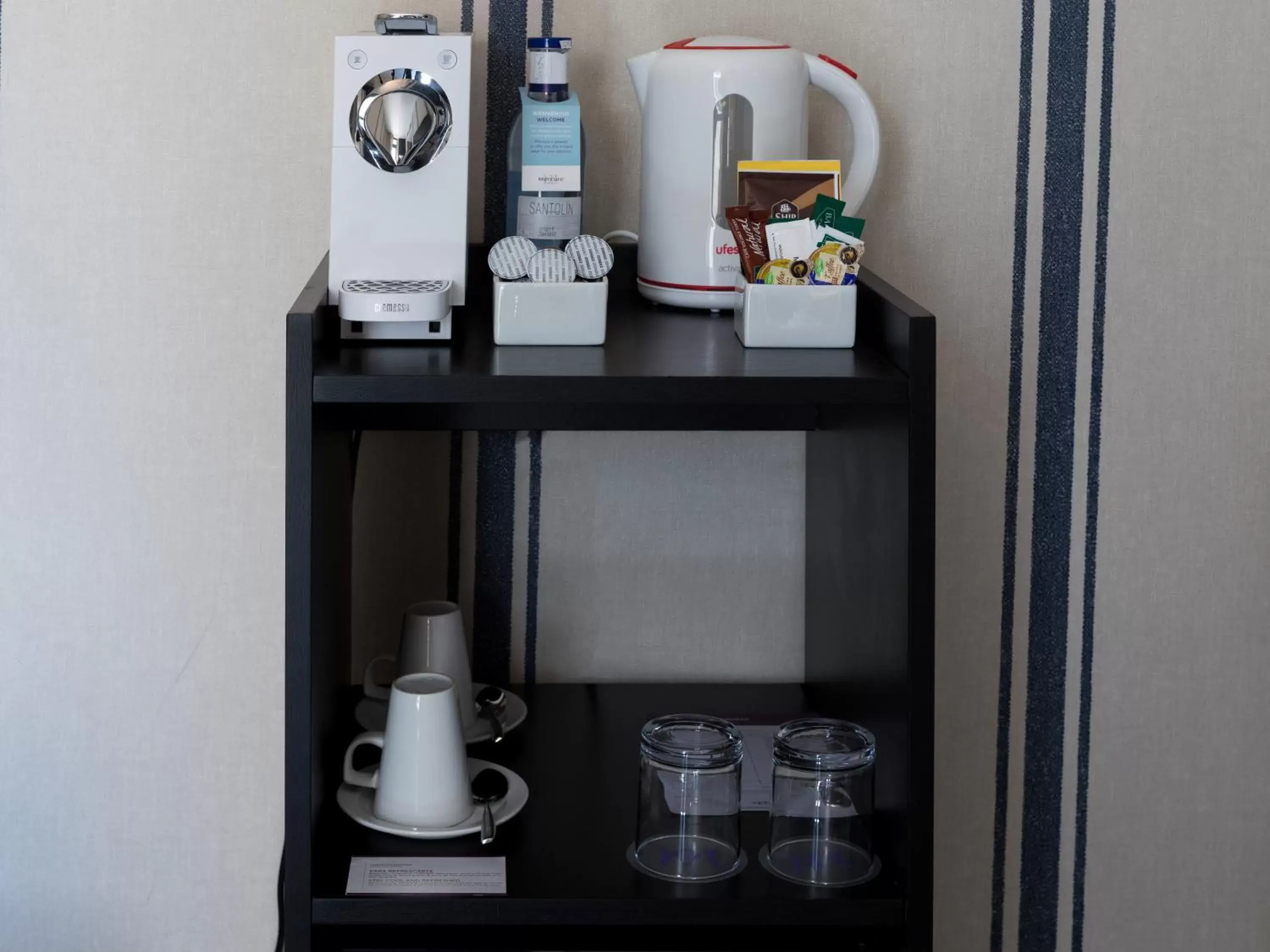 Coffee/Tea Facilities in Hotel Mercure Jardines de Albia