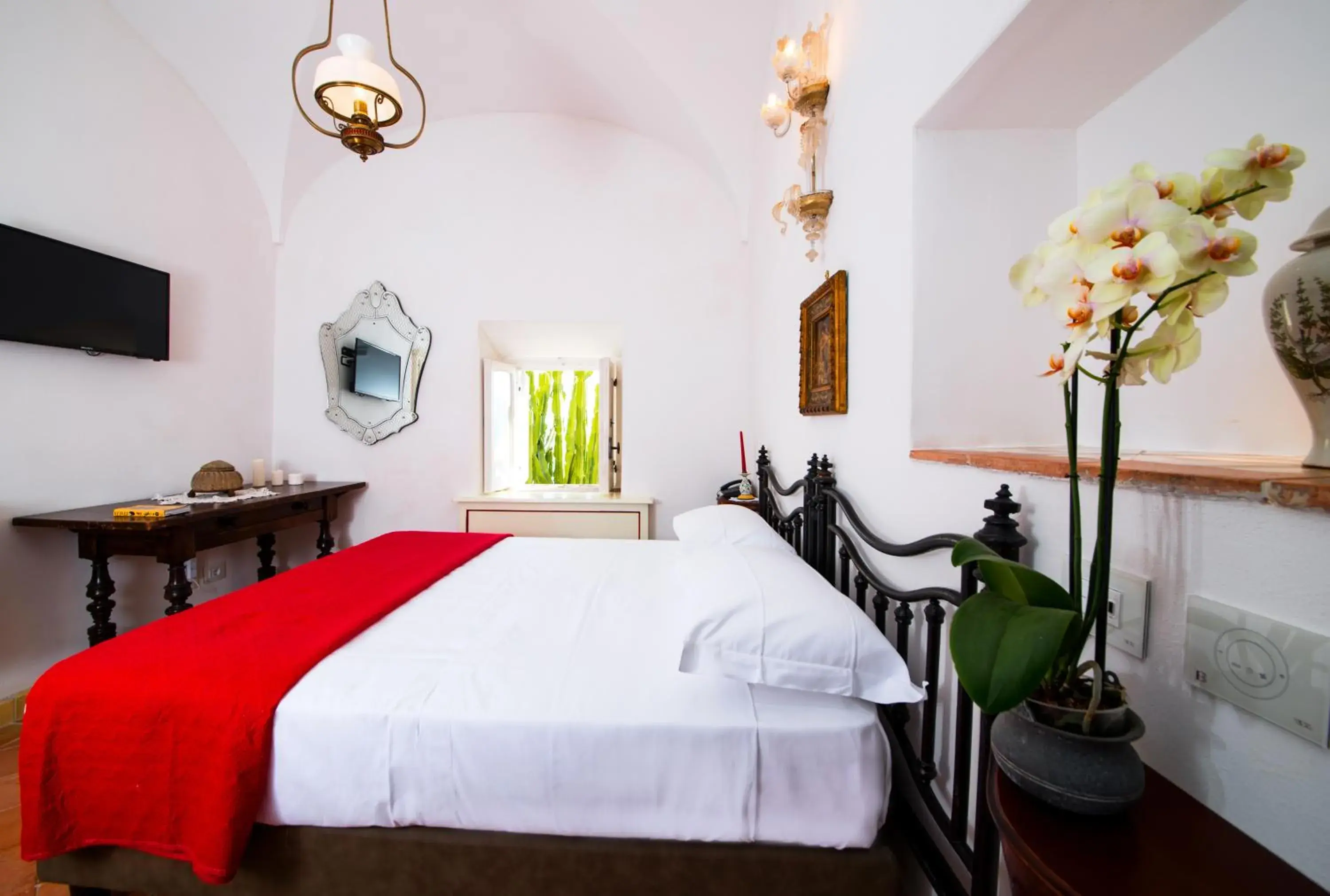 Photo of the whole room in Badia Santa Maria de' Olearia Photo of the whole room in Badia Santa Maria de' Olearia