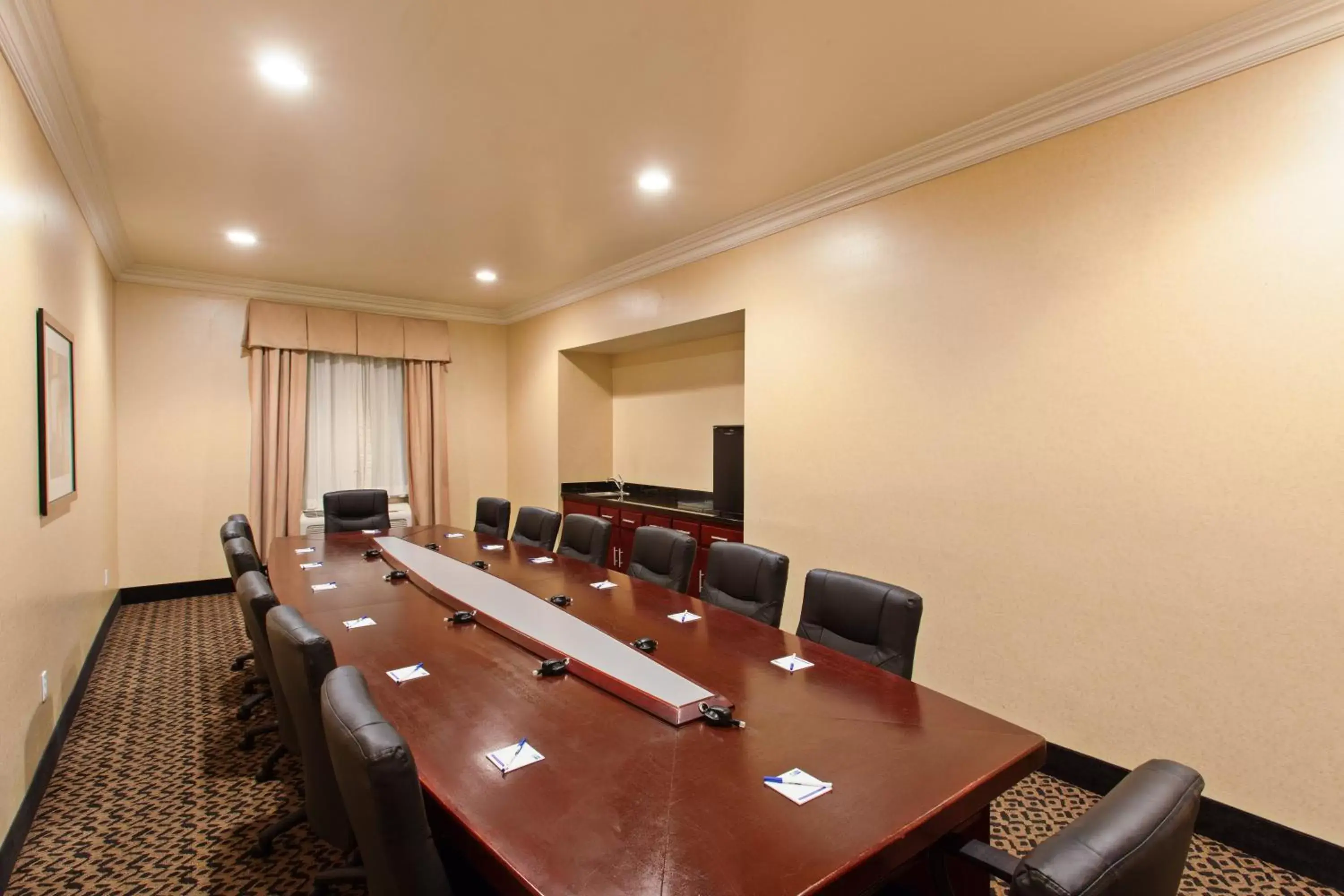 Meeting/conference room in Holiday Inn Express Hotel & Suites Los Angeles Airport Hawthorne, an IHG Hotel