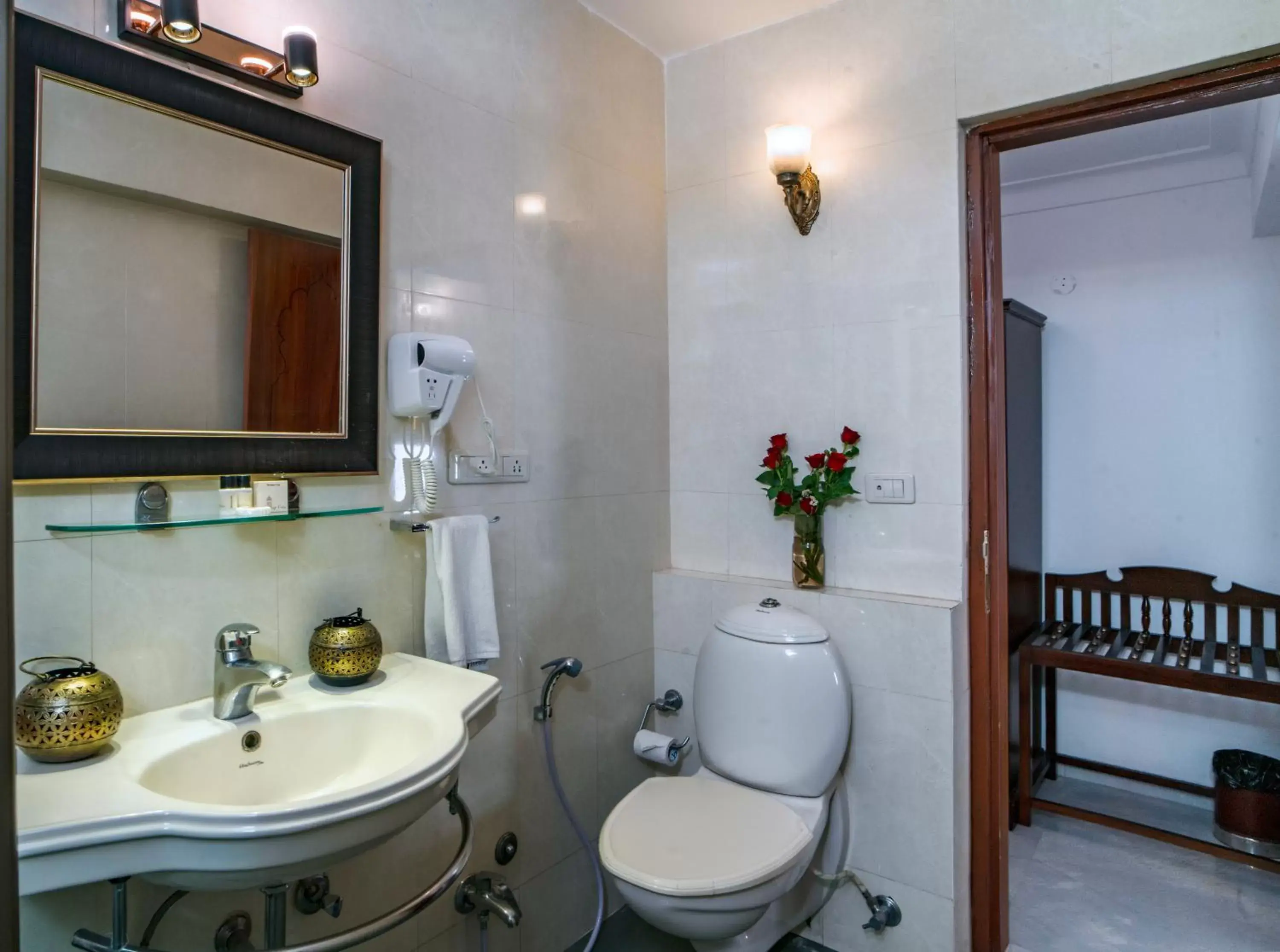 Bathroom in Swaroop Vilas - Lake Facing Boutique Hotel