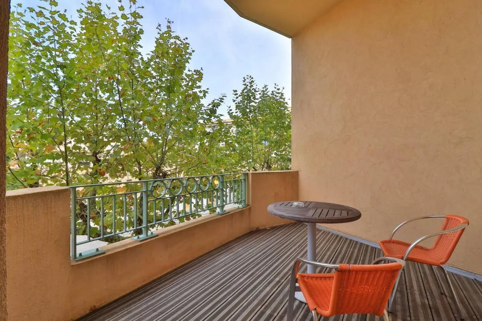 Balcony/Terrace in Best Western Plus Soleil et Jardin