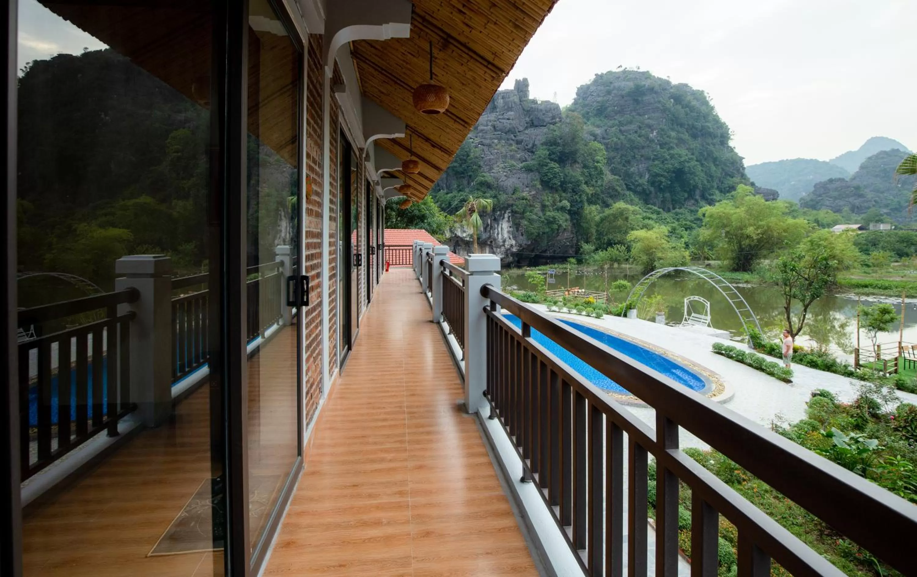 HoangLong Riverside Homestay