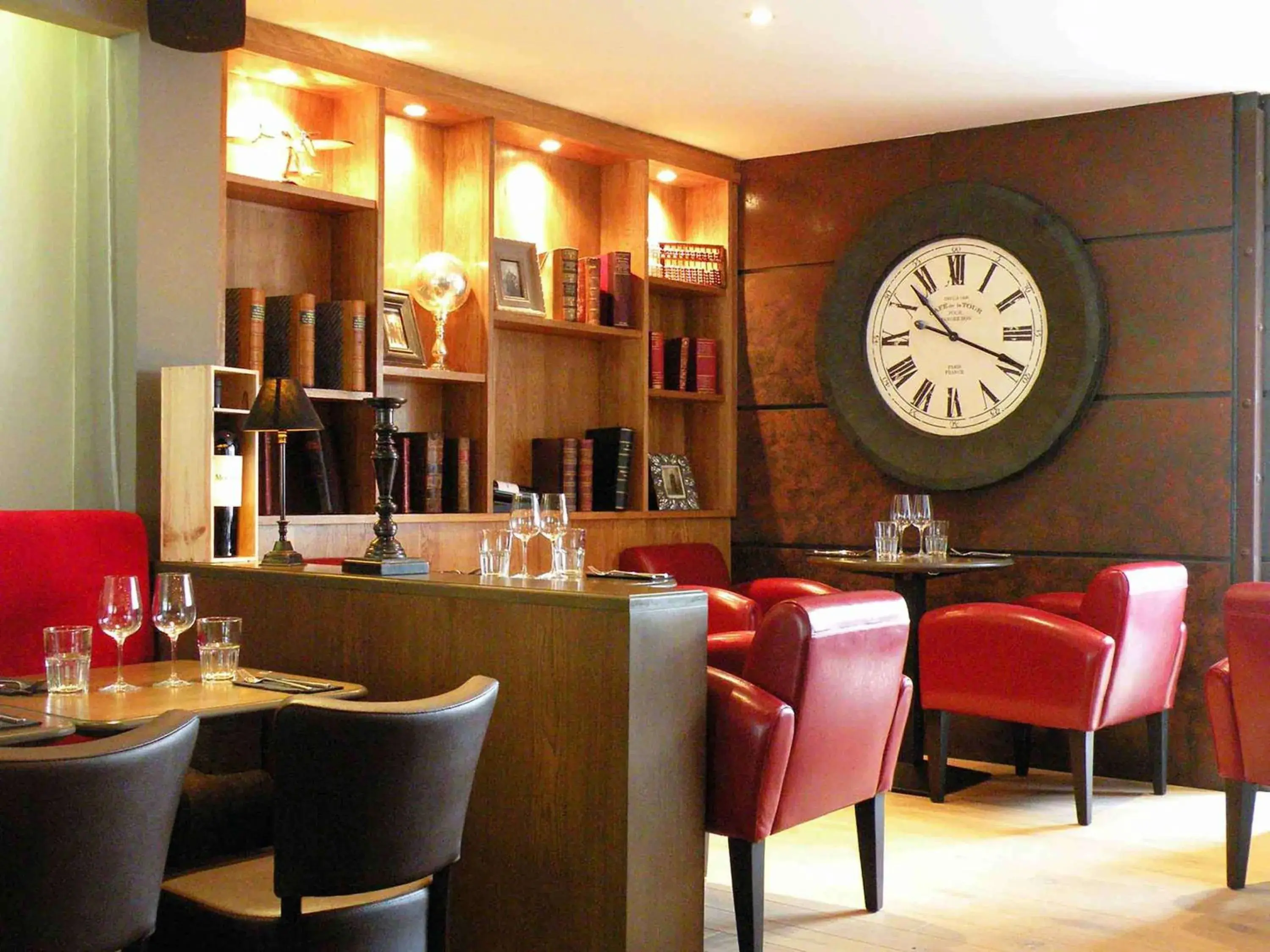 Lounge or bar, Restaurant/Places to Eat in Mercure Paris 19 Philharmonie La Villette