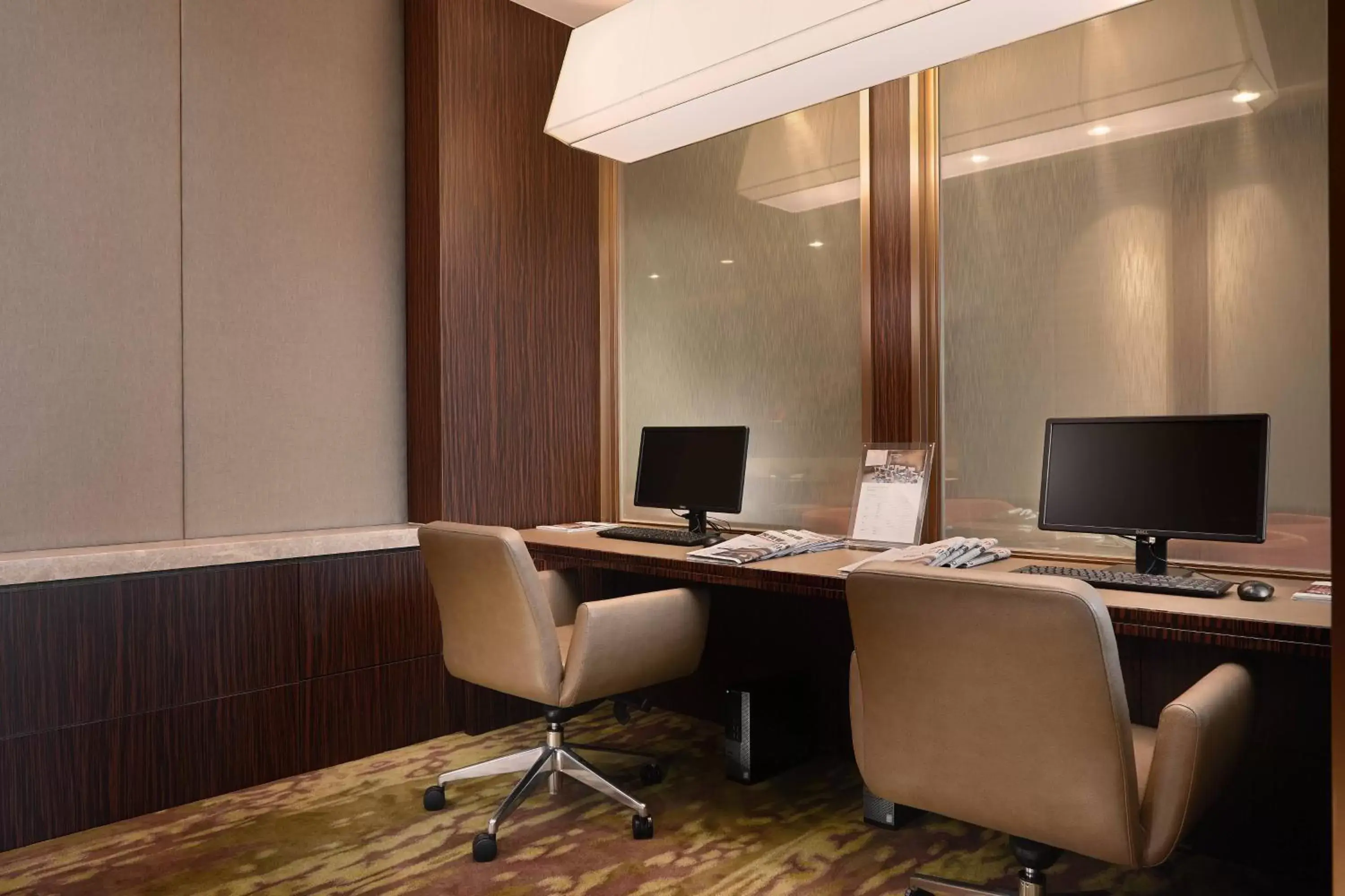 Business facilities, TV/Entertainment Center in Courtyard by Marriott Taipei