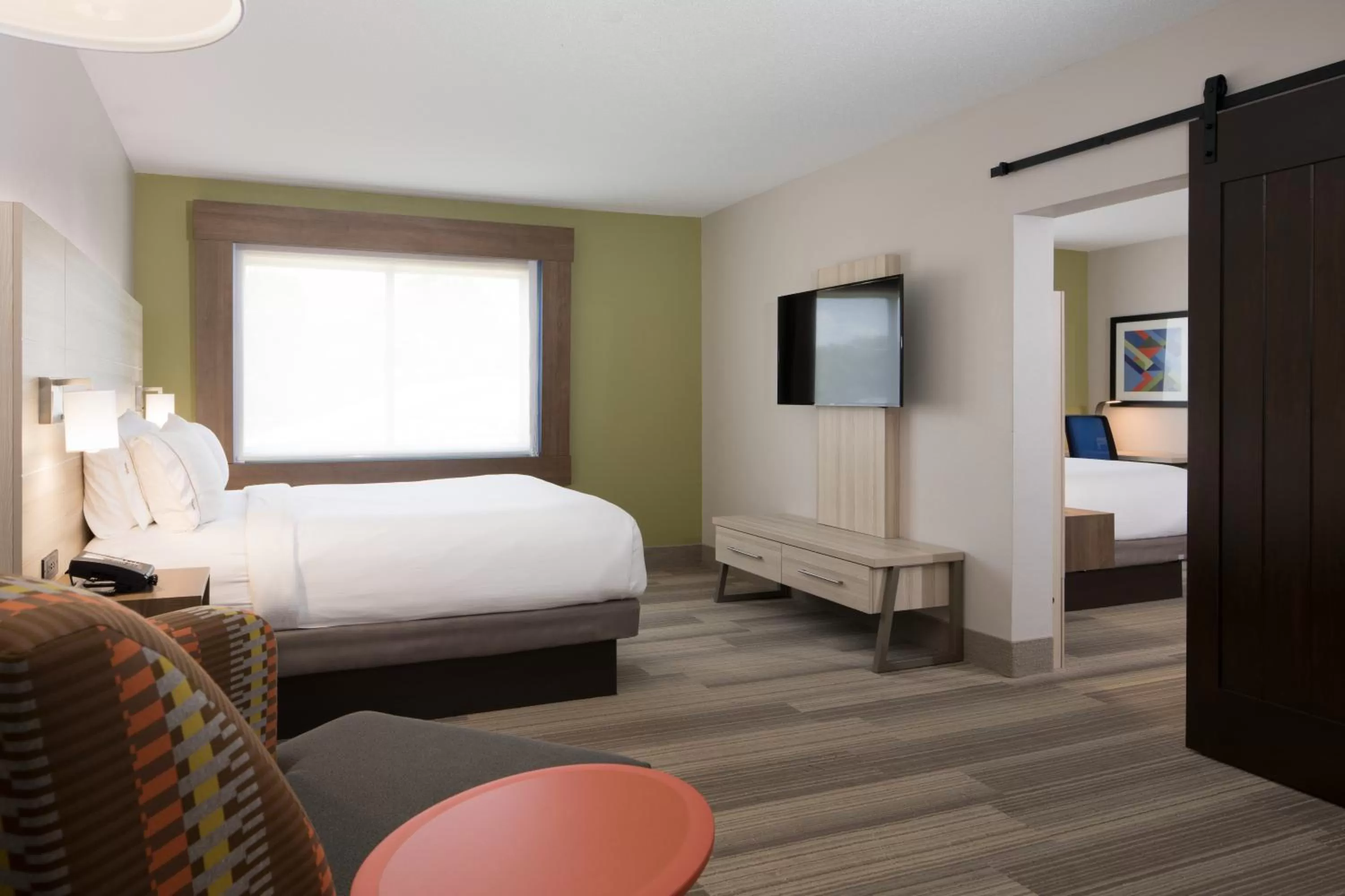 Photo of the whole room, Bed in Holiday Inn Express Louisville Northeast by IHG