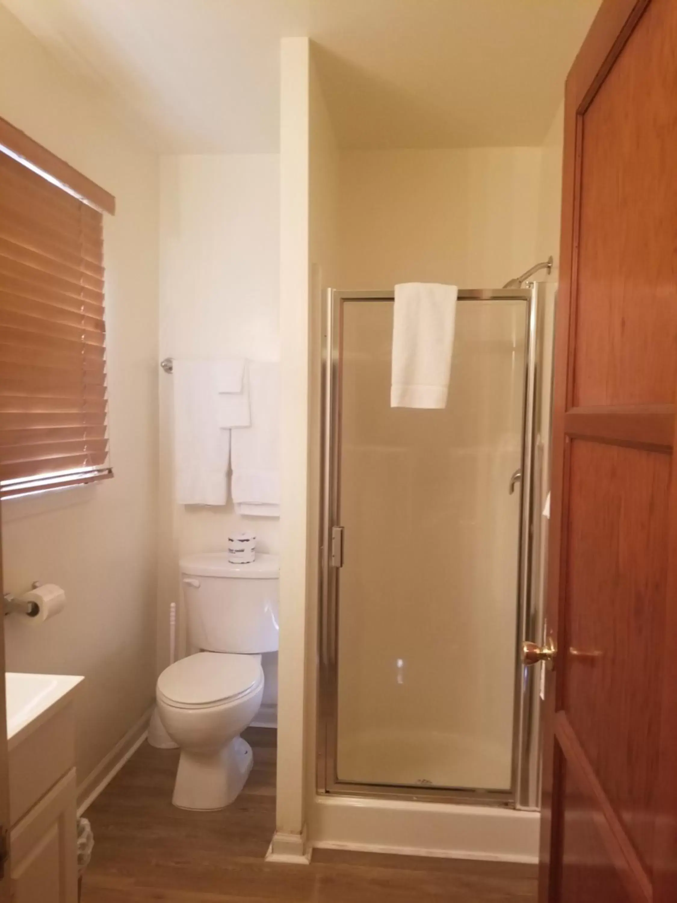 Bathroom in Kernville Inn