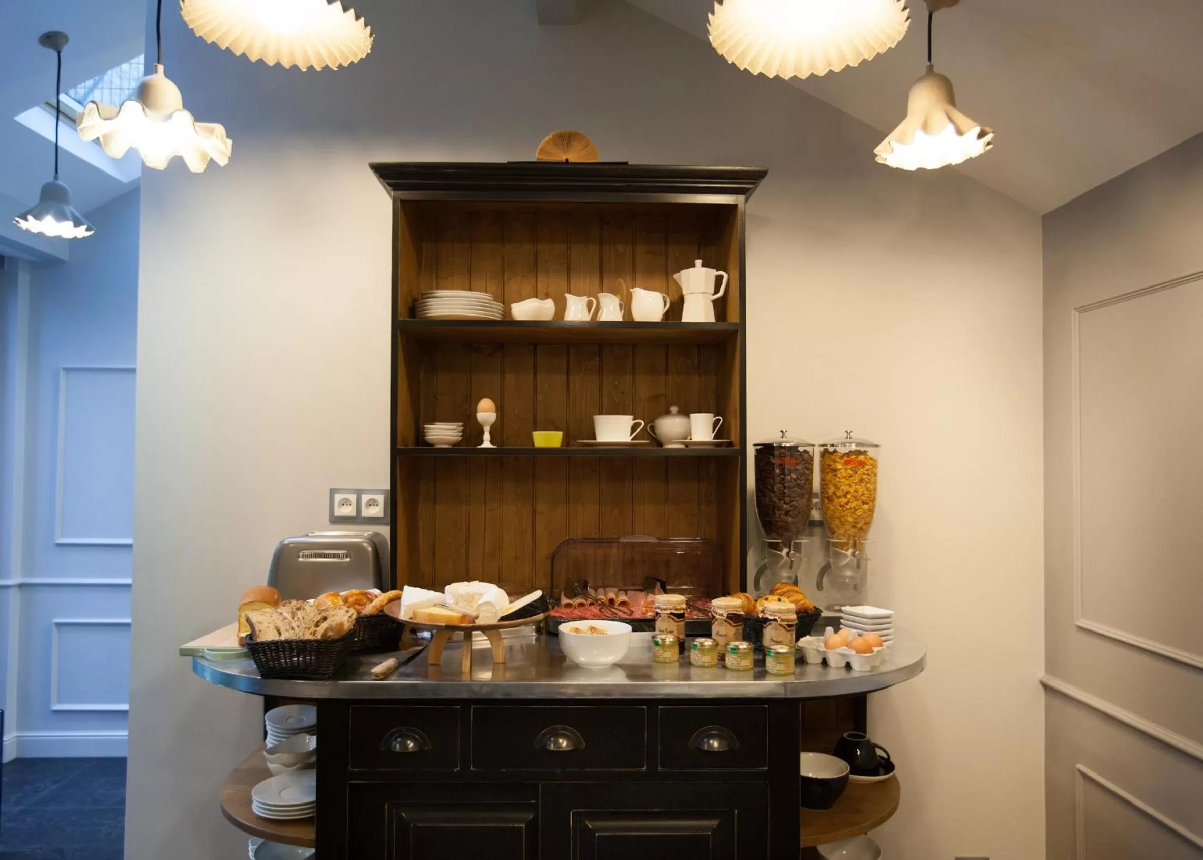 Buffet breakfast in Le Mireille