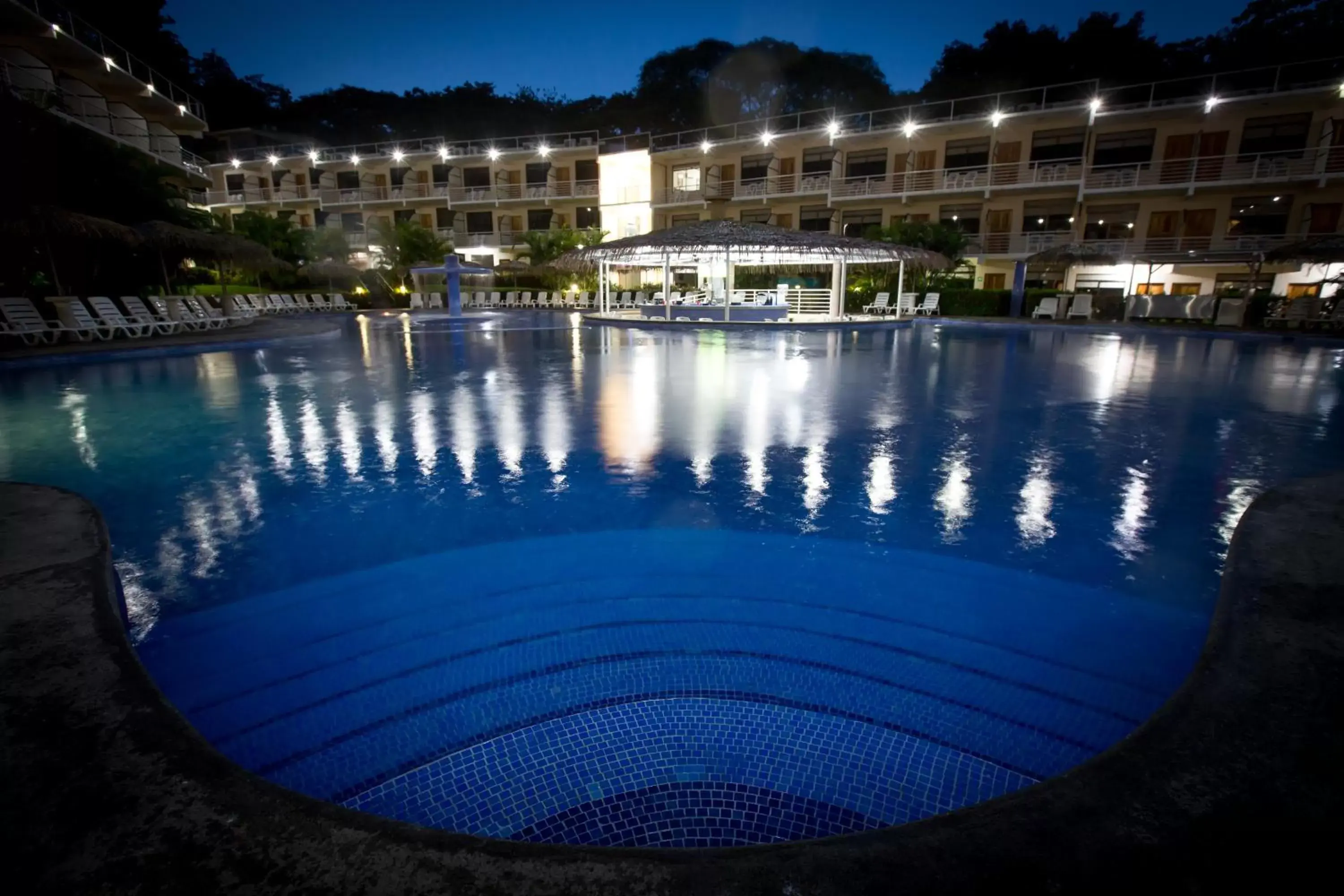 , Swimming Pool in Hotel Arenas en Punta Leona