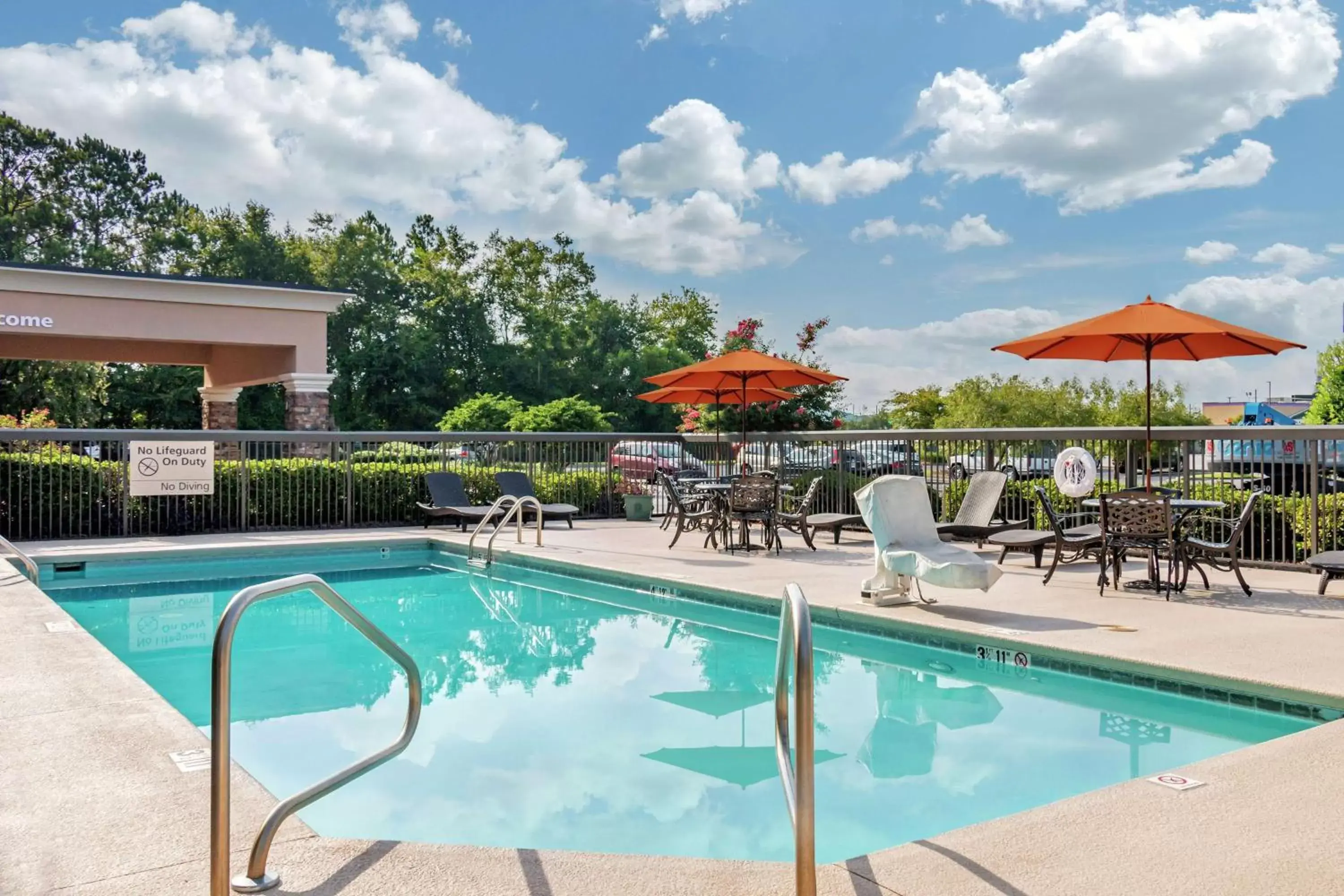 Pool view, Swimming Pool in Hampton Inn Adel