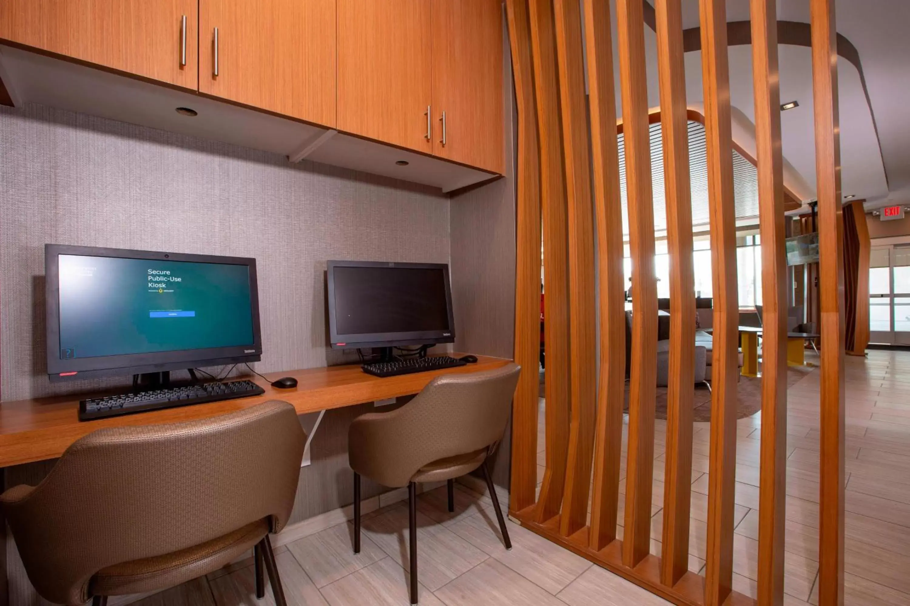 Business facilities, TV/Entertainment Center in Springhill Suites By Marriott Newark Downtown