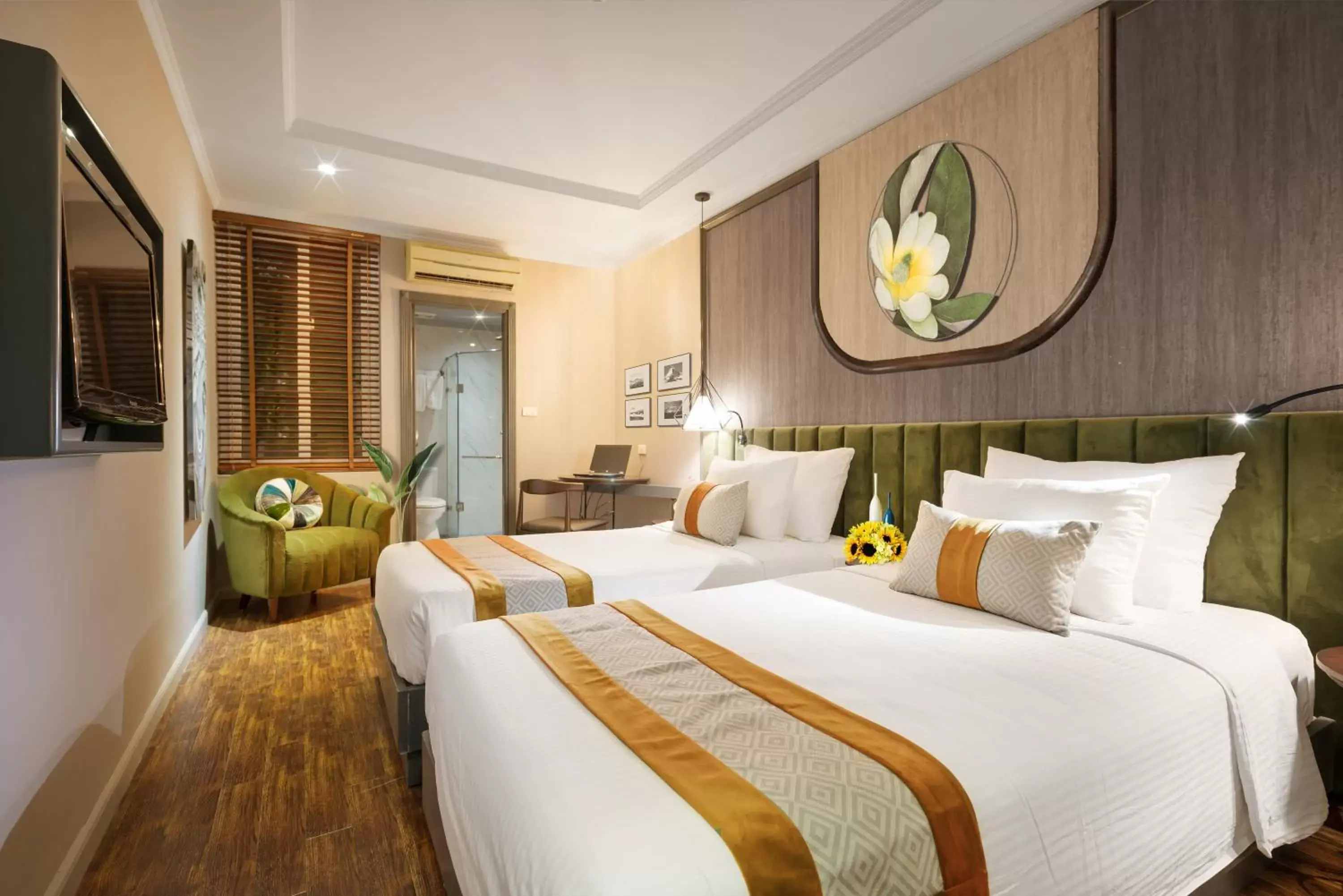 Bedroom, Bed in Hanoi Center Silk Hotel & Travel Bedroom, Bed in Hanoi Center Silk Hotel & Travel