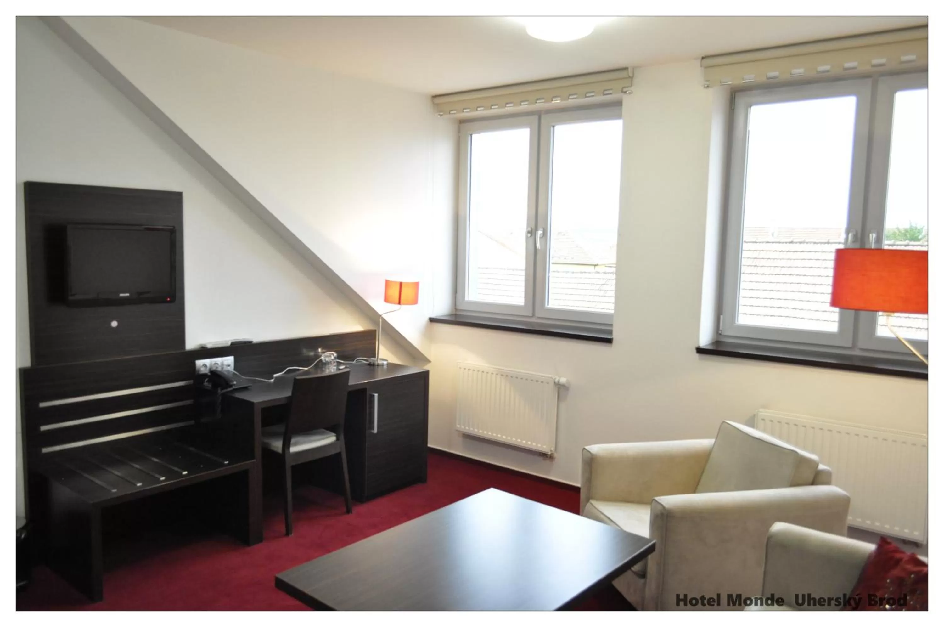 Seating area in Hotel Monde