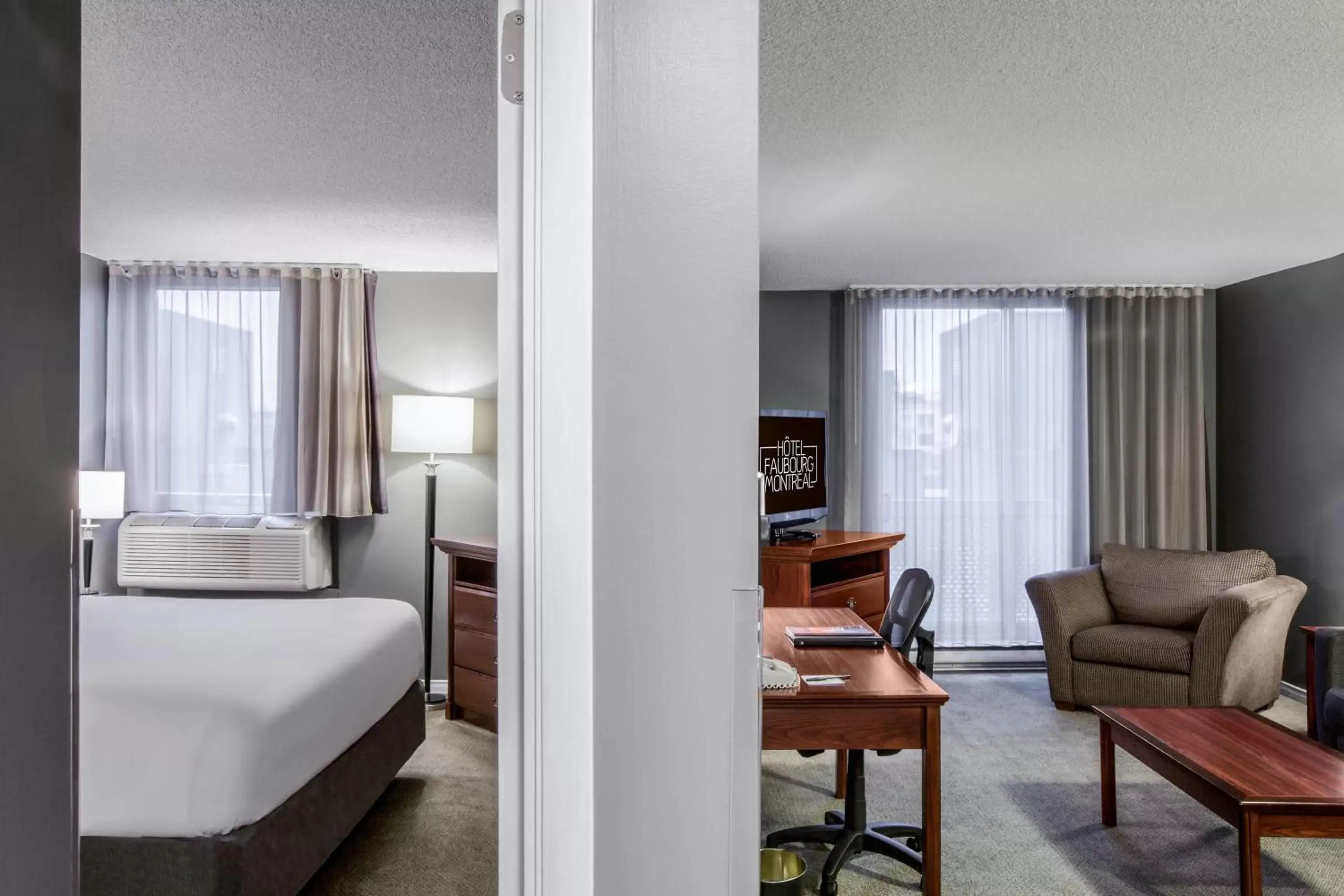 Bedroom in Hotel Faubourg Montreal Centre-Ville Downtown