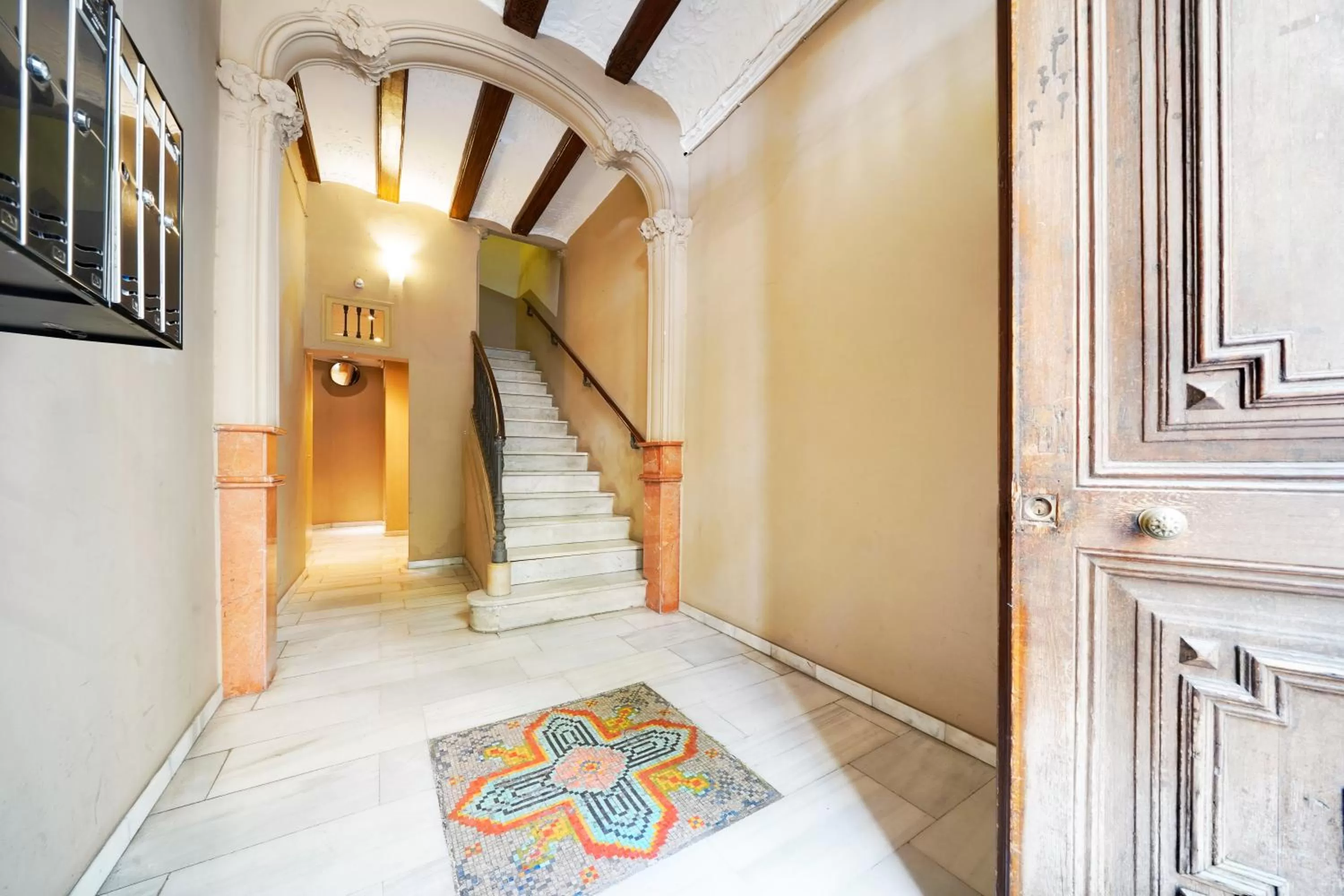 Facade/entrance in Numa Barcelona Roca