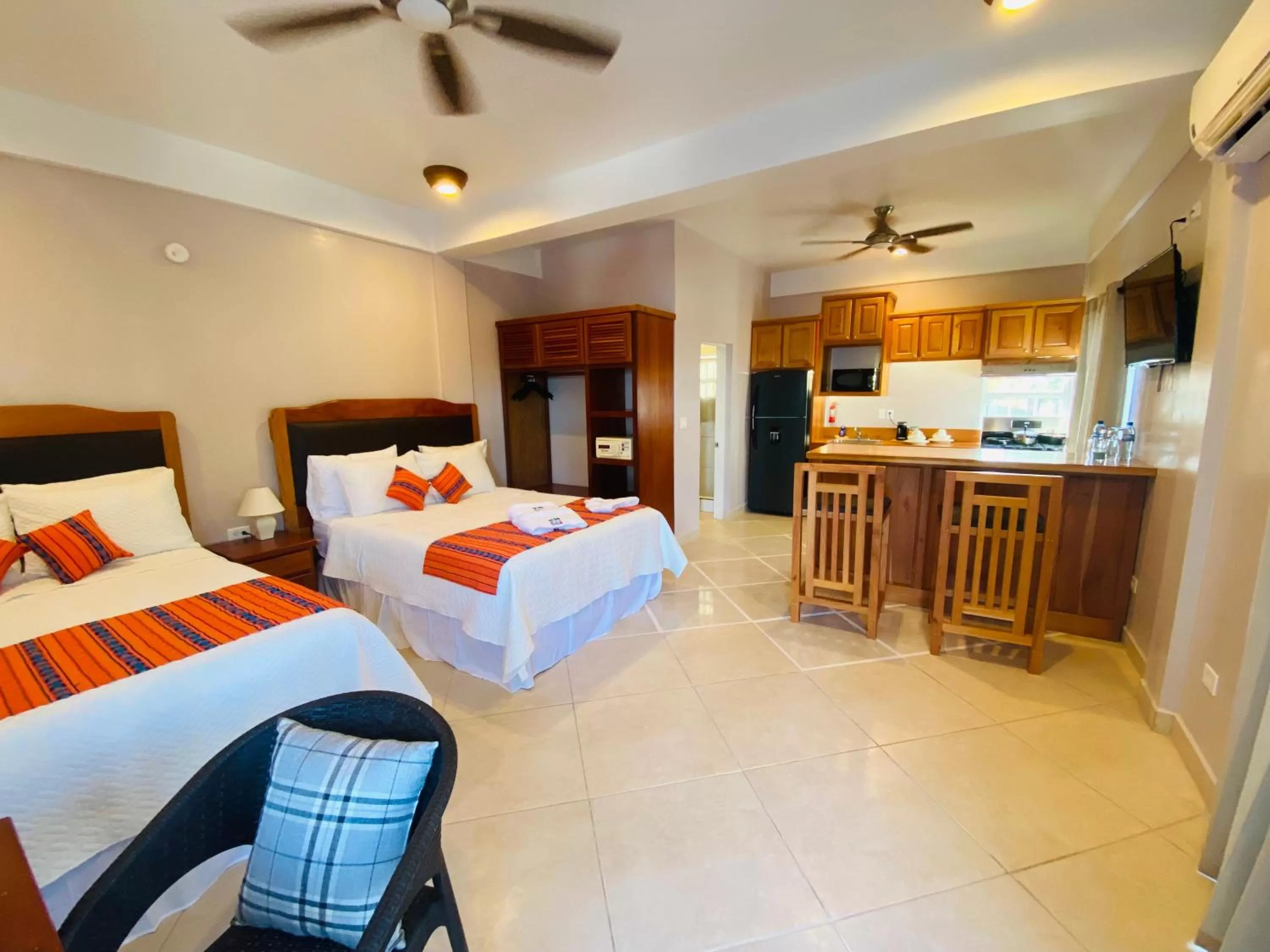 Bedroom, Bed in La Isla Resort