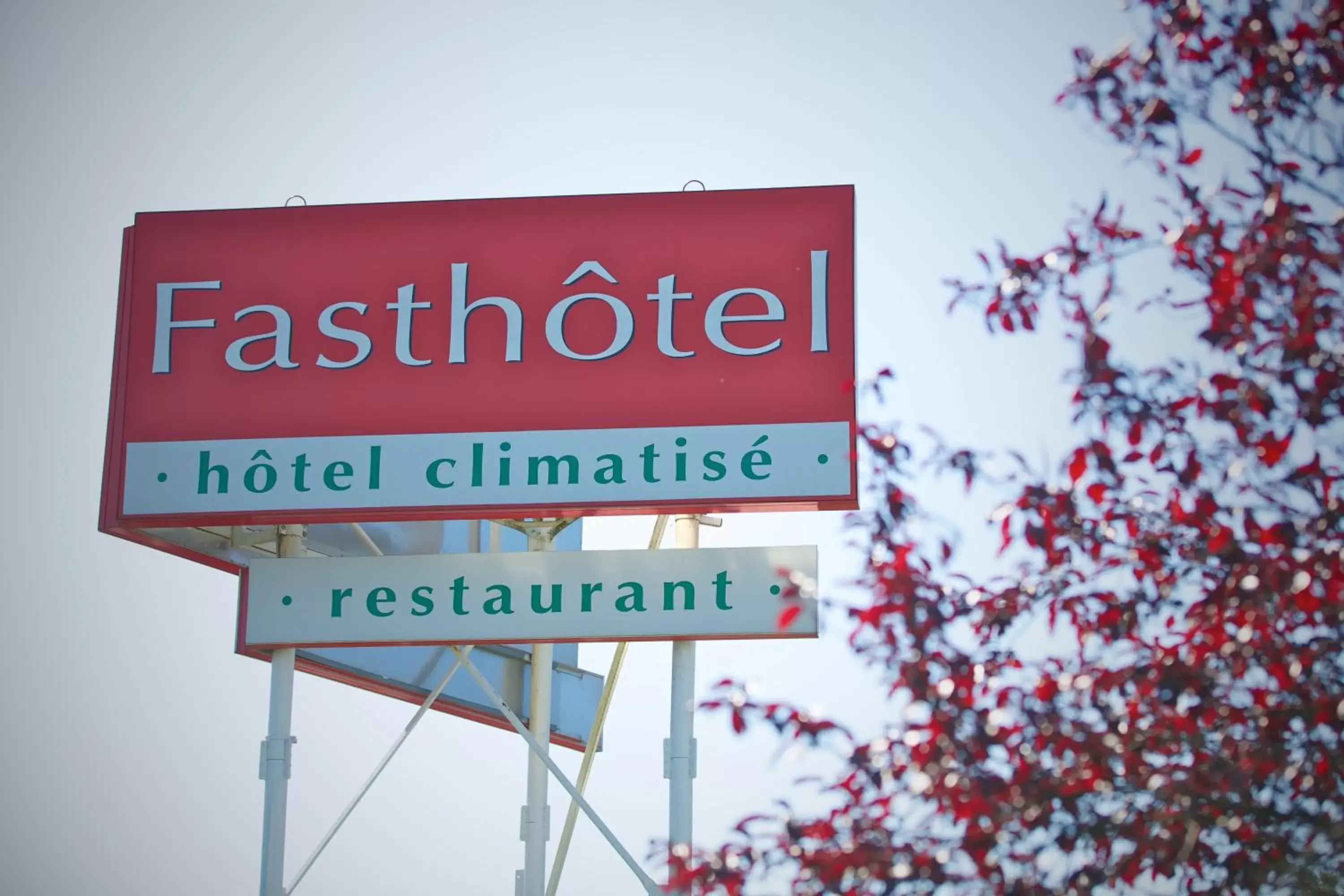 Facade/entrance in Fasthotel Artigues