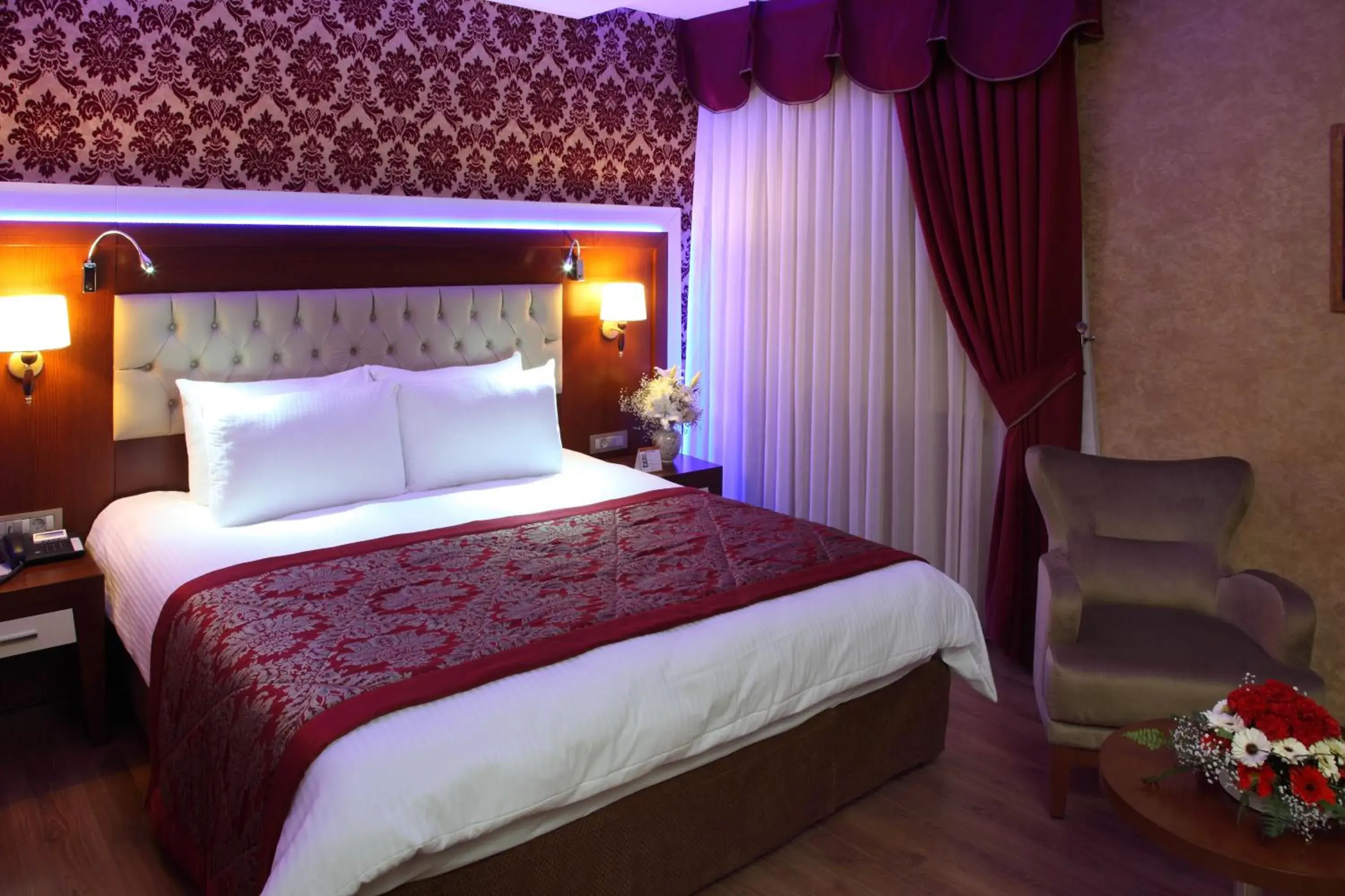 Bed in Hotel Senbayrak City