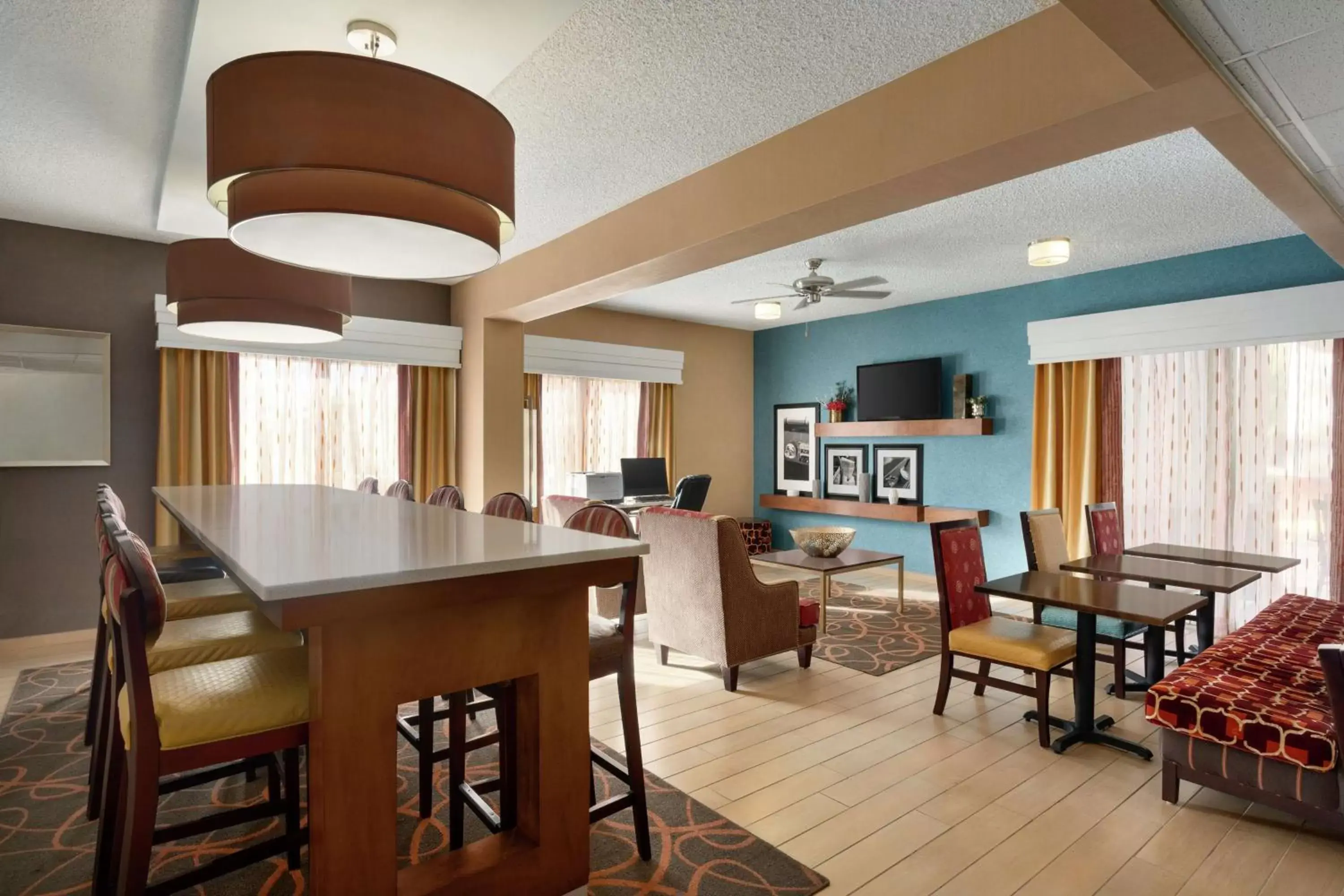 Lobby or reception, Lounge/Bar in Hampton Inn Phoenix-Chandler