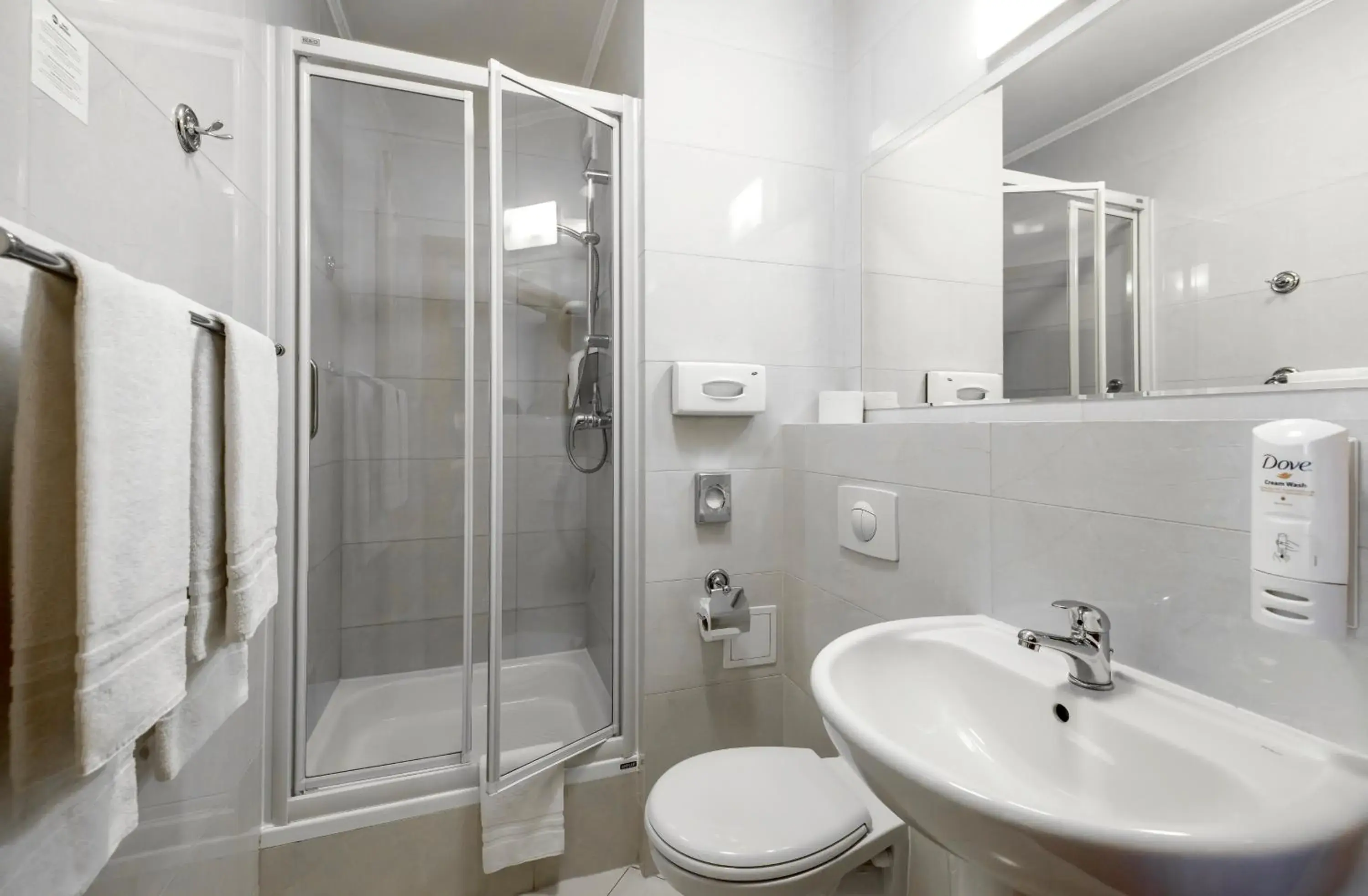 Property building, Bathroom in Hotel Felix