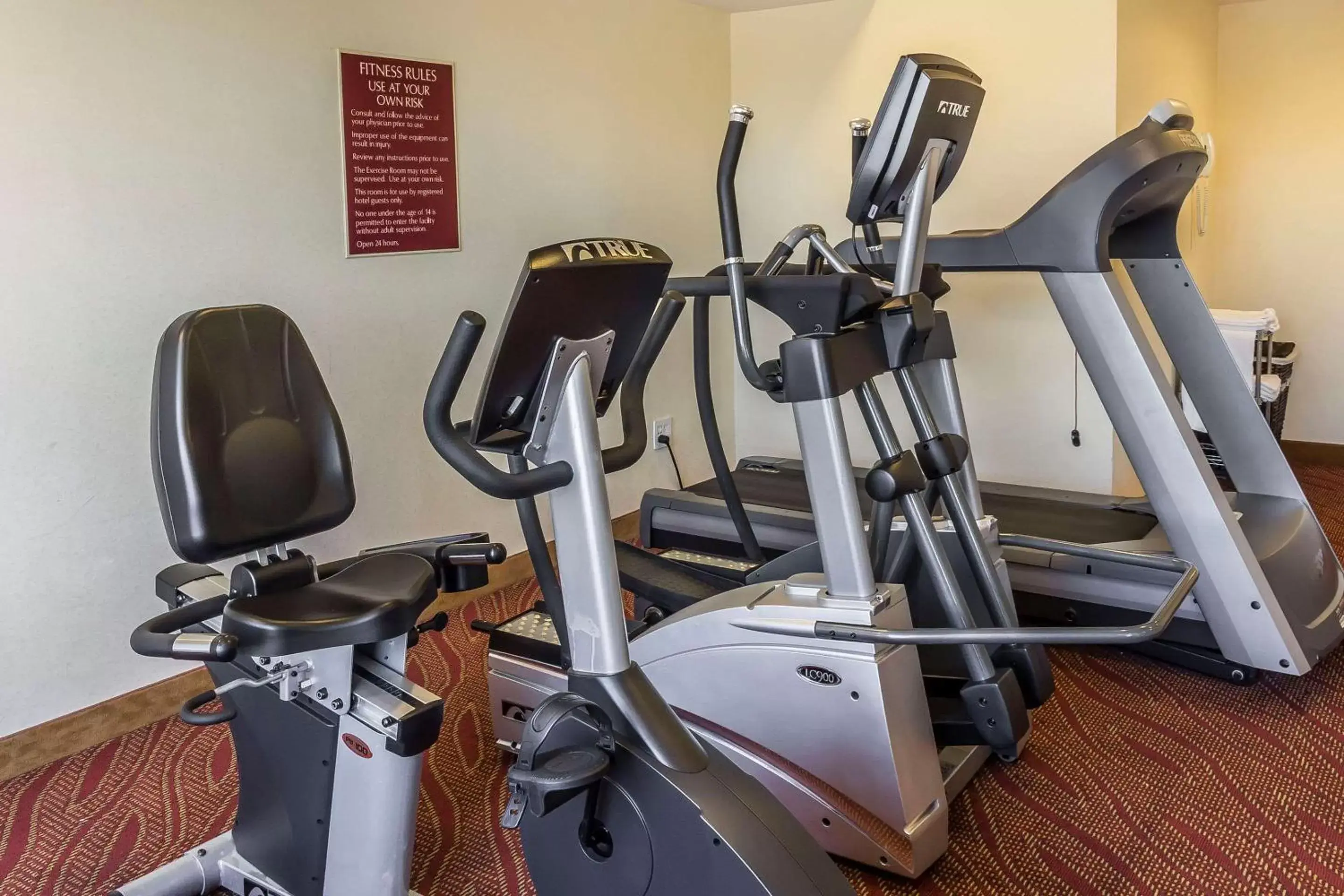 Fitness centre/facilities, Fitness Center/Facilities in Comfort Inn & Suites LaGuardia Airport