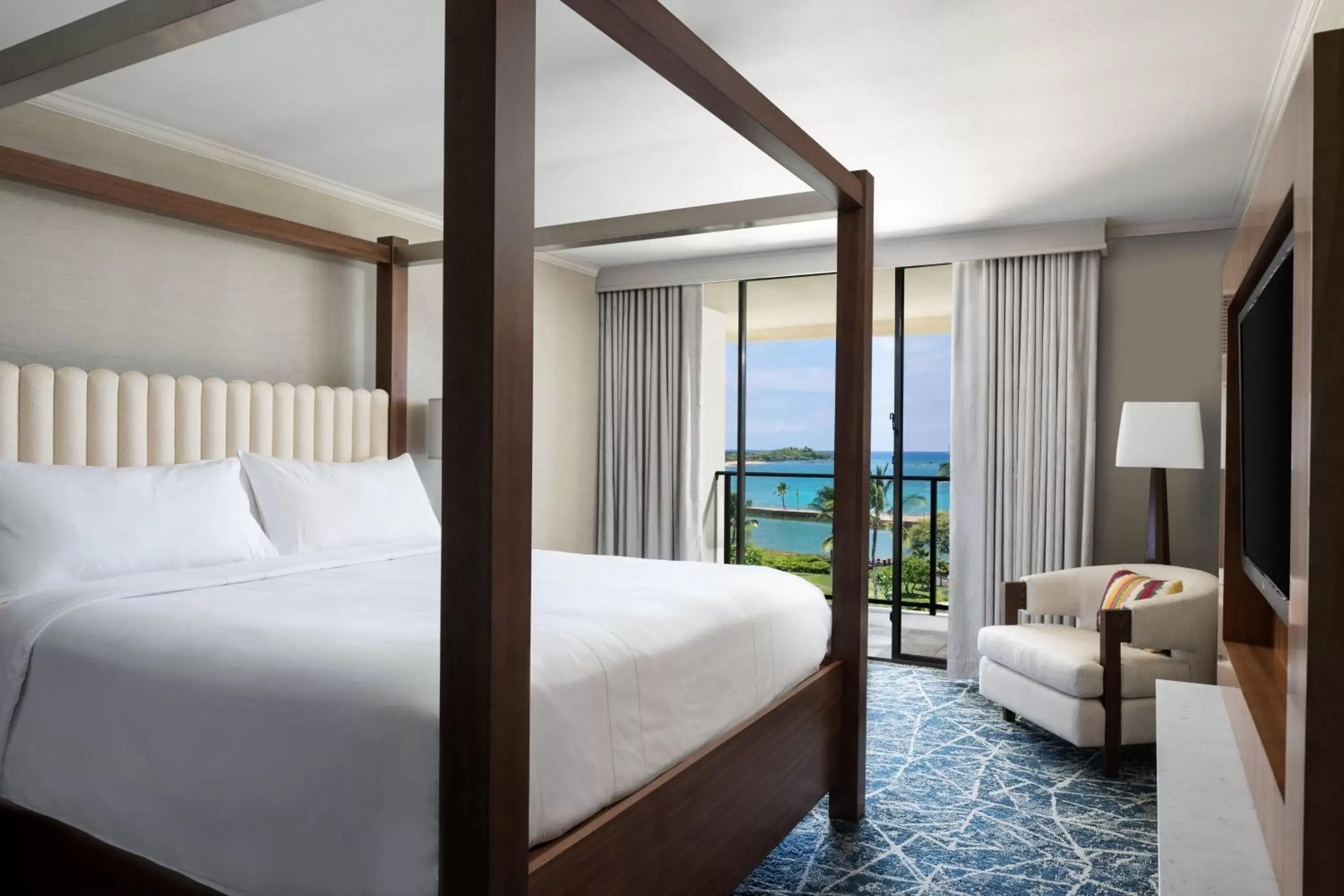Bedroom, Bed in Waikoloa Beach Marriott Resort & Spa