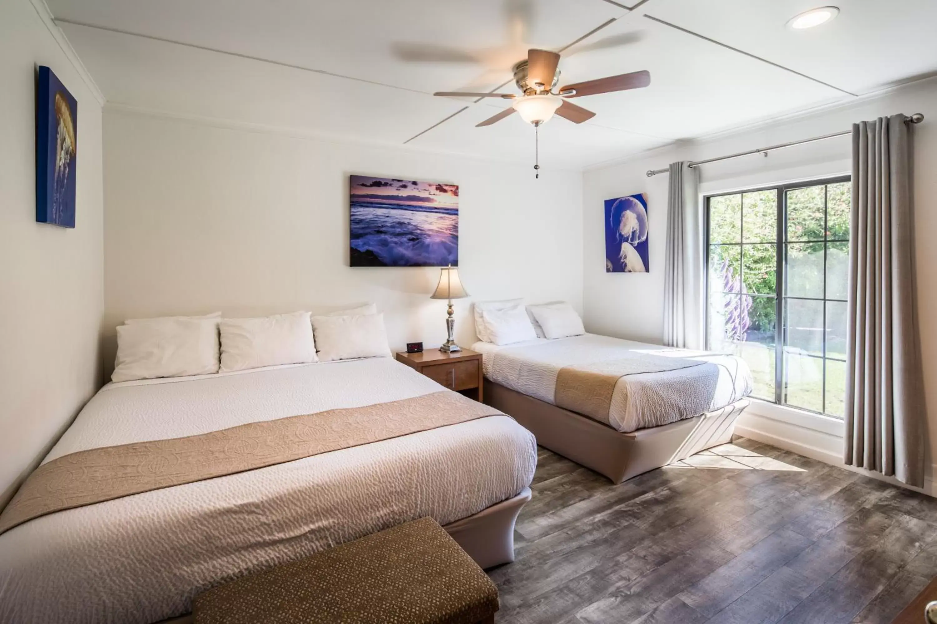 Bedroom, Bed in Andril Fireplace Cottages