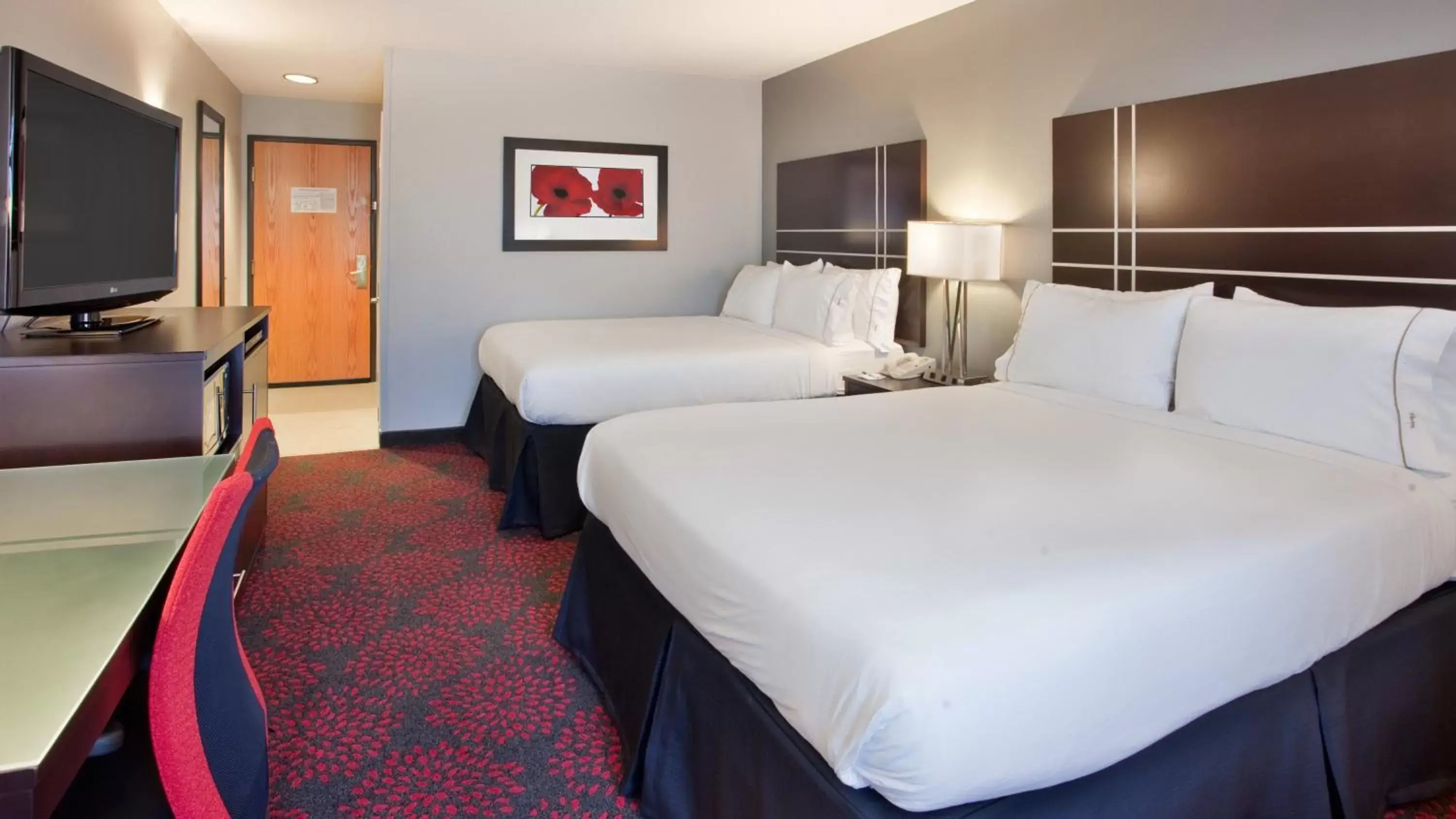 Photo of the whole room, Bed in Holiday Inn Express Fremont, an IHG Hotel