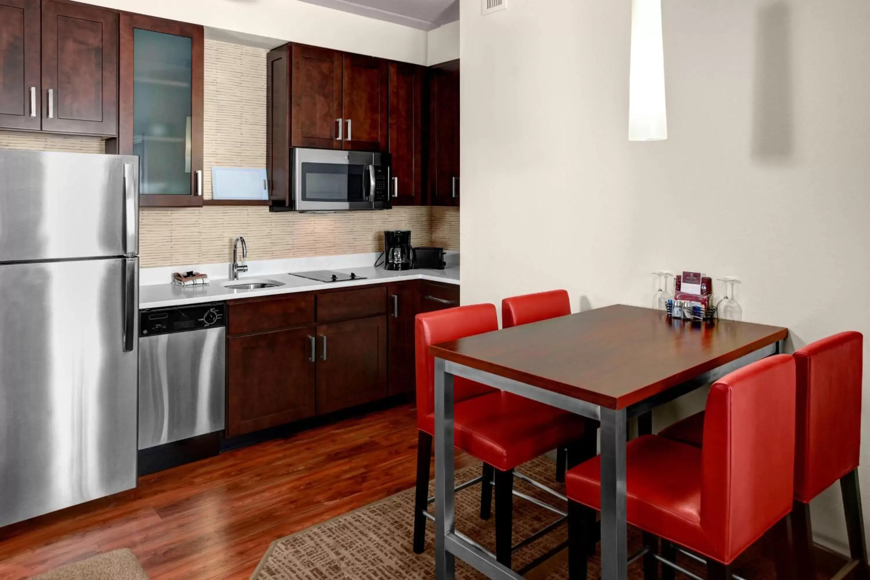 Kitchen or kitchenette, Kitchen/Kitchenette in Residence Inn by Marriott Philadelphia Airport