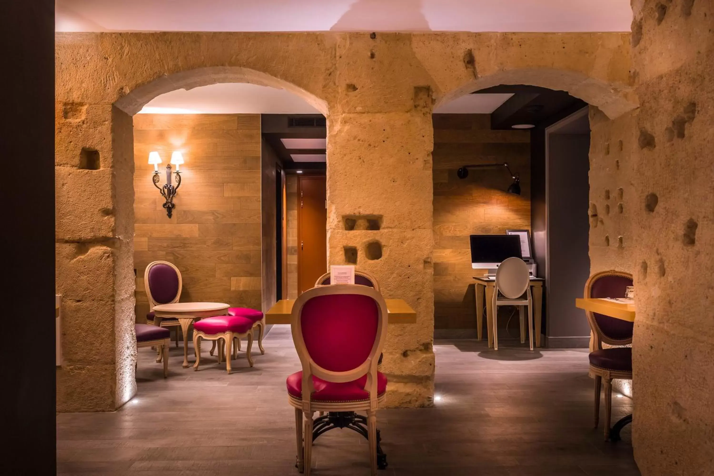 Area and facilities, Lounge/Bar in Hotel Marais Grands Boulevards