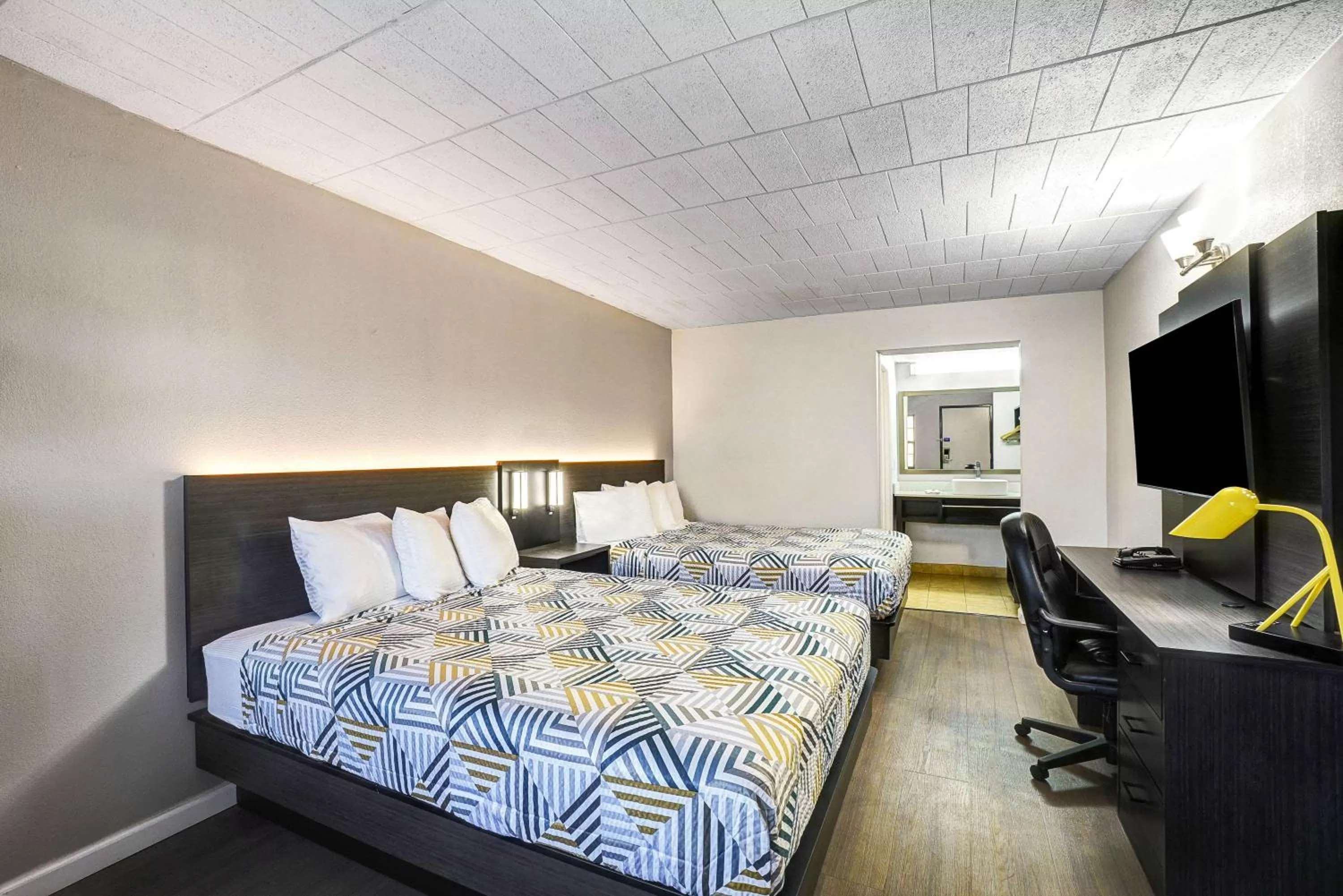 Photo of the whole room, Bed in Motel 6 Carlisle, PA - Cumberland Valley