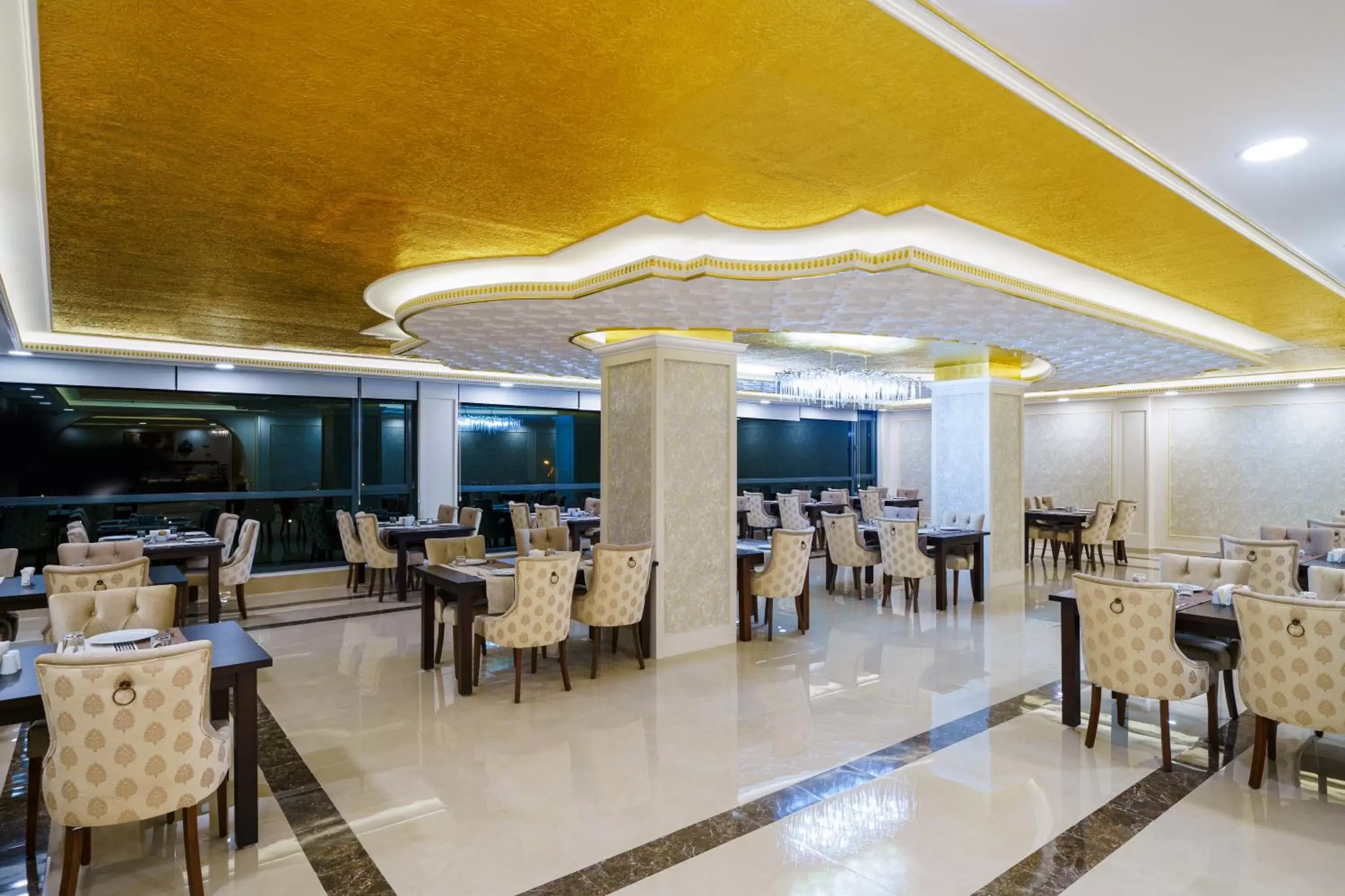 Restaurant/Places to Eat in Ramada Plaza by Wyndham Silivri