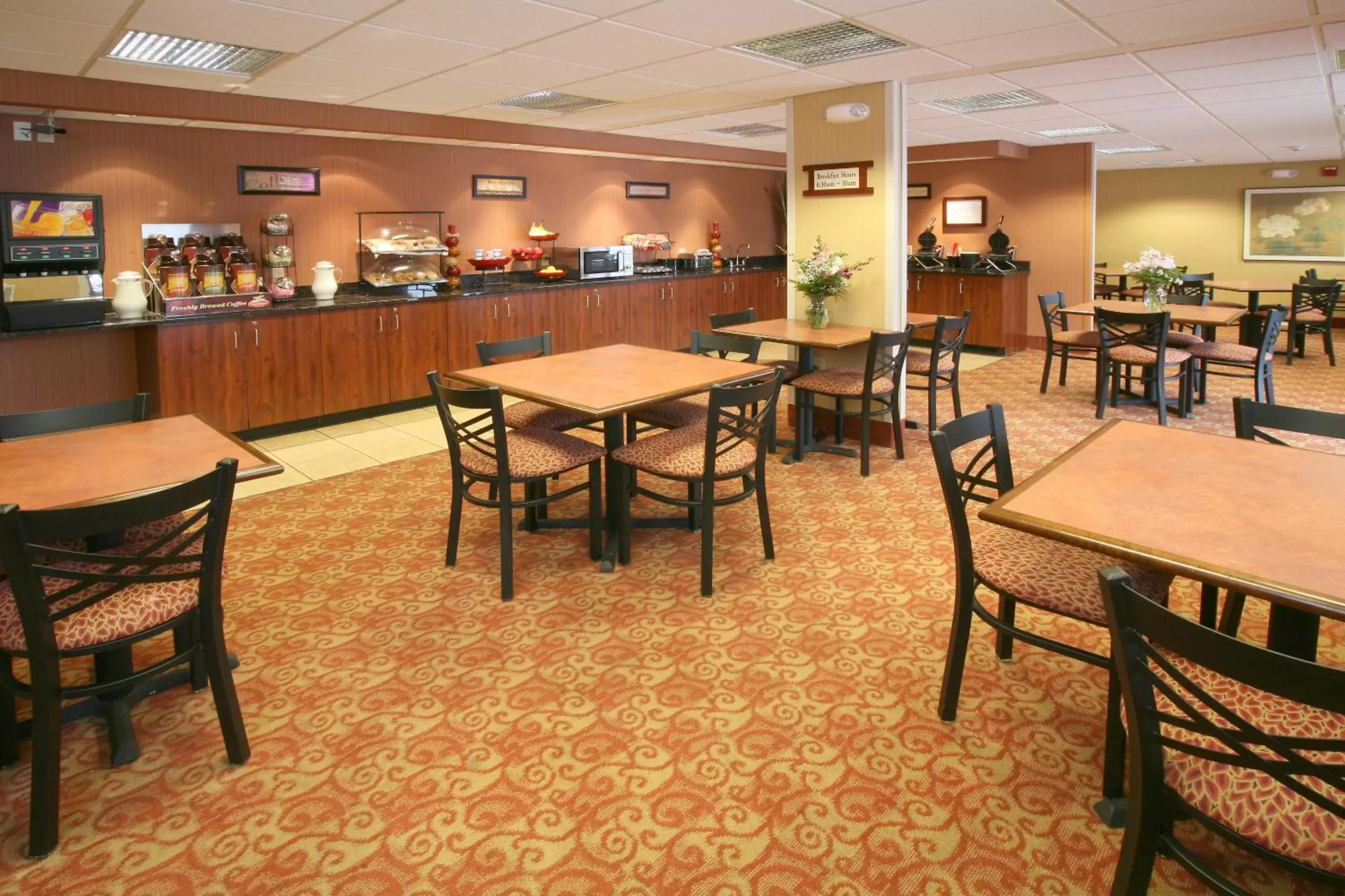 Restaurant/places to eat in Ramada by Wyndham Wisconsin Dells I-90 Restaurant/places to eat in Ramada by Wyndham Wisconsin Dells I-90