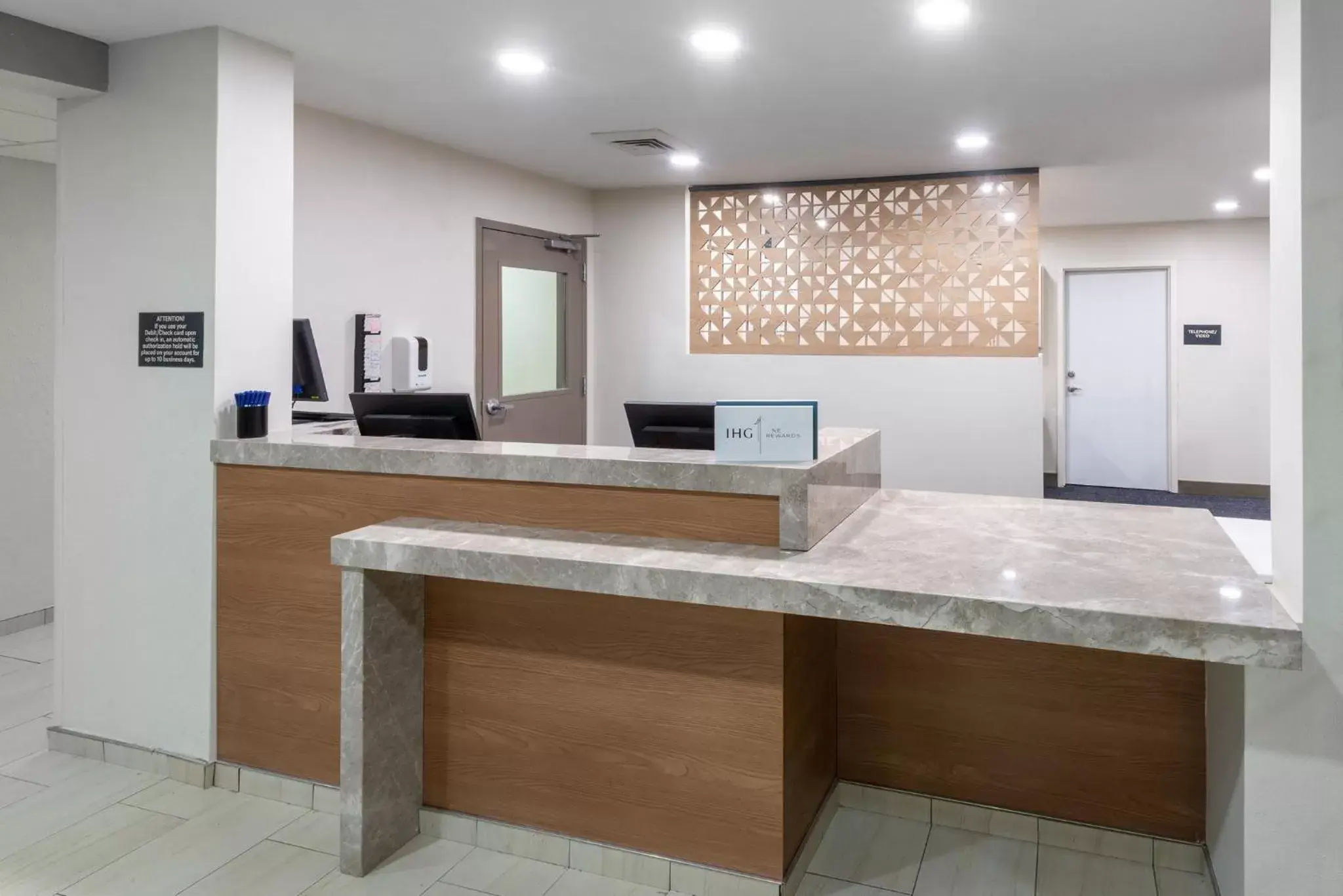 Property building, Lobby/Reception in Candlewood Suites Chesapeake-Suffolk, an IHG Hotel