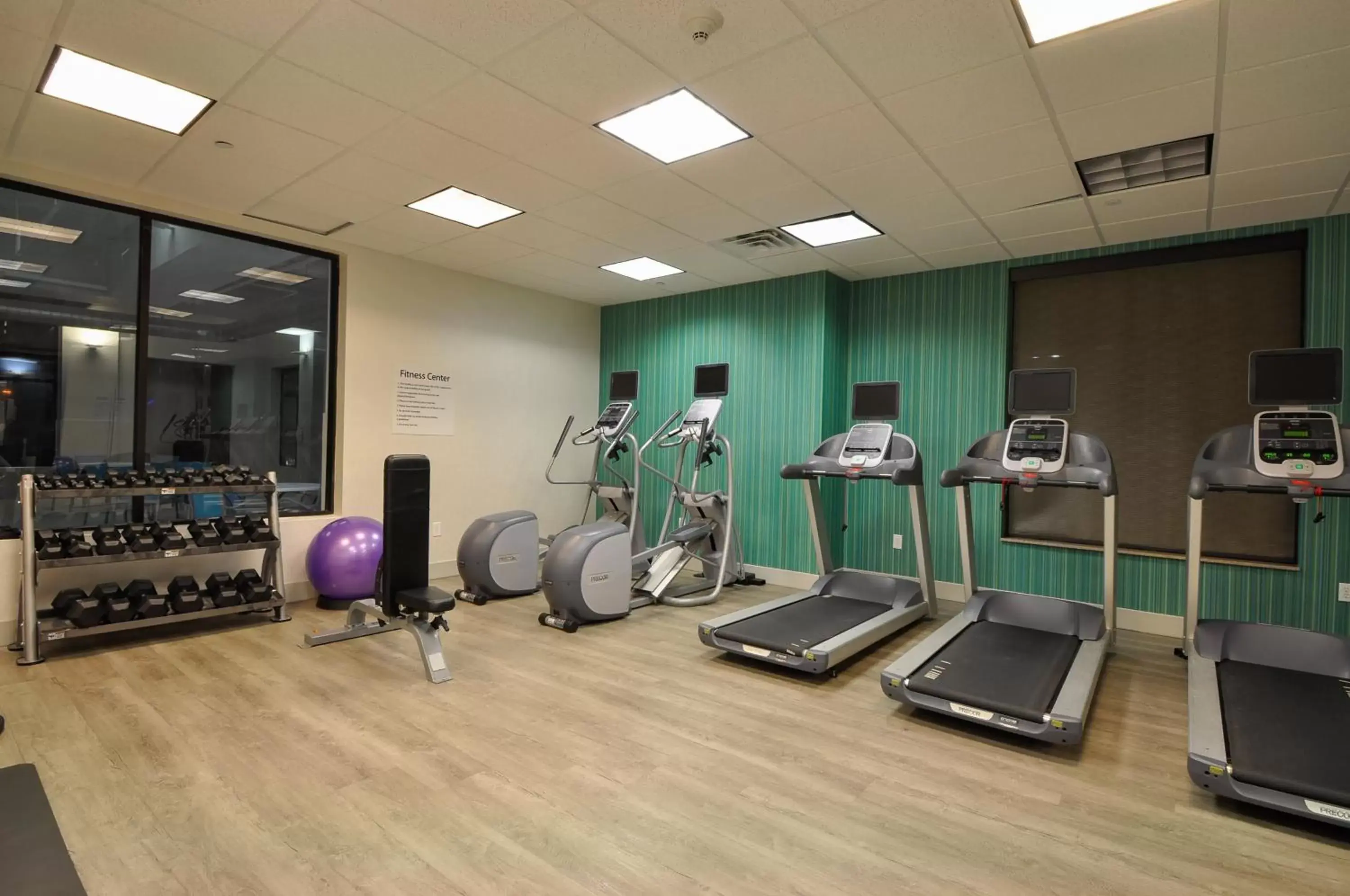 Spa and wellness centre/facilities, Fitness Center/Facilities in Holiday Inn Express Quantico - Stafford, an IHG Hotel