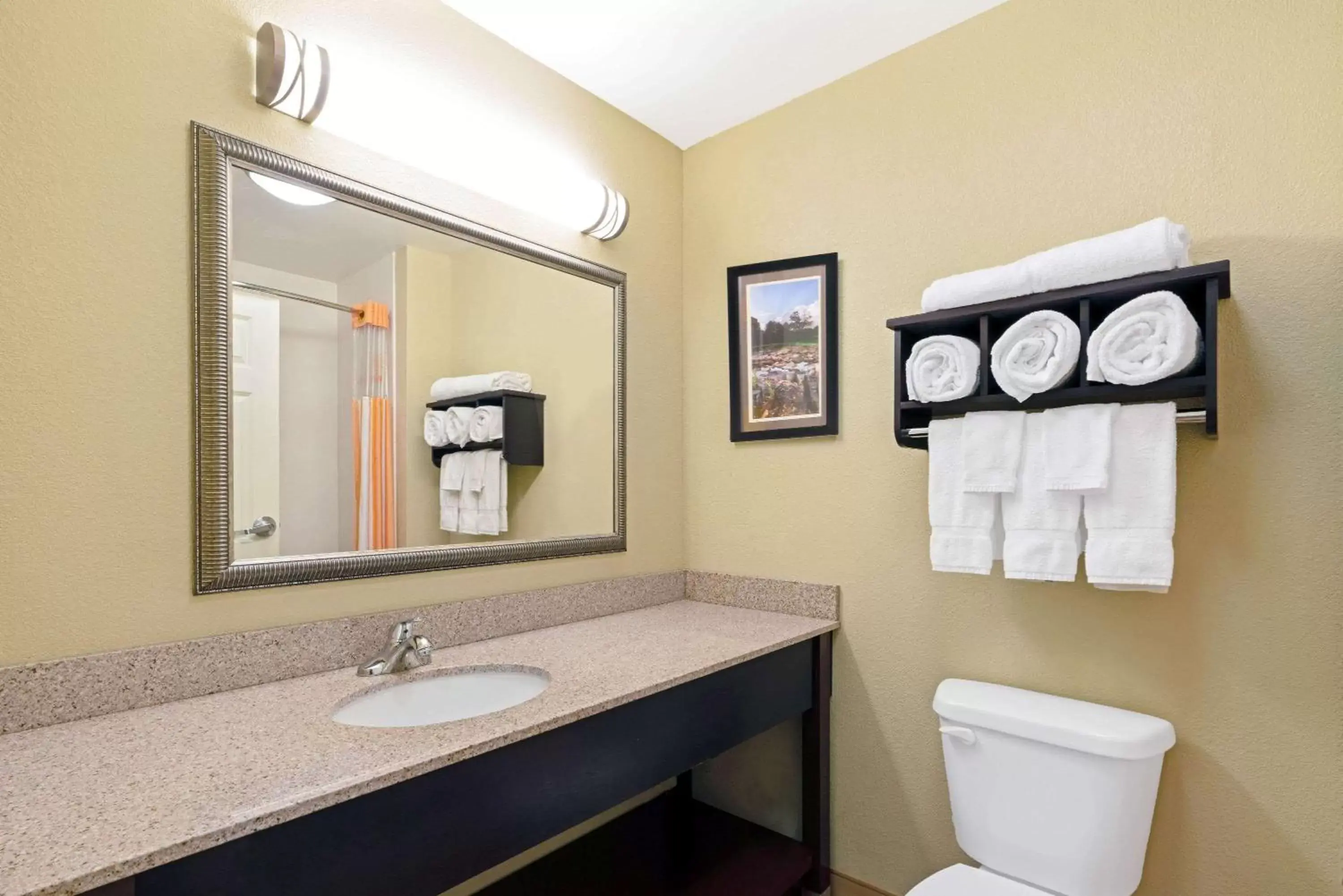 Bathroom in La Quinta by Wyndham Stillwater -University Area