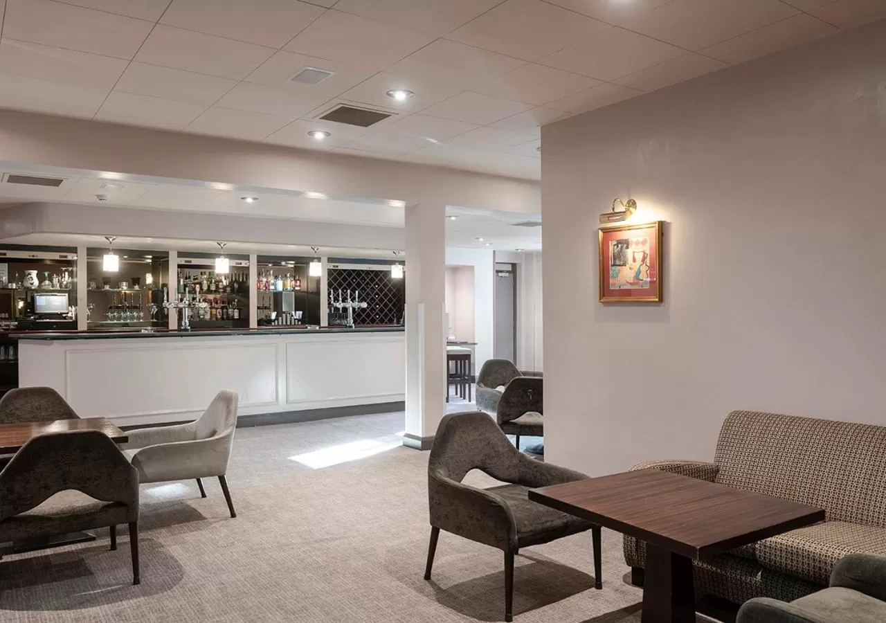 Lounge or bar in Hogs Back Hotel & Spa Nr Farnham