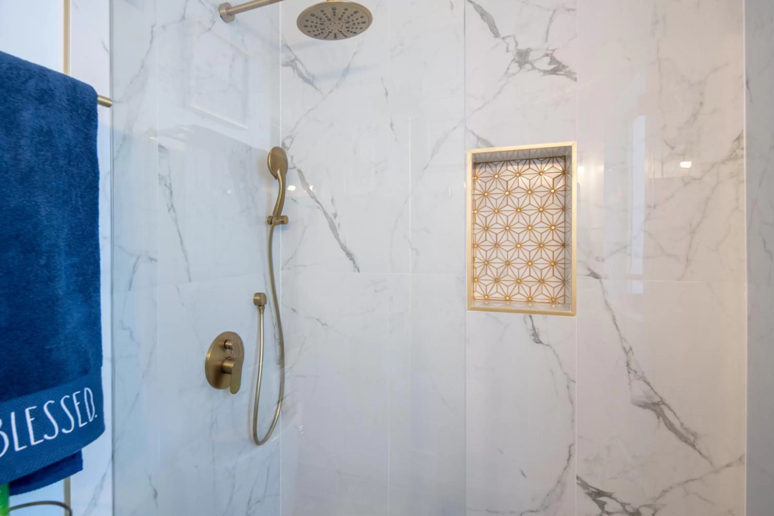 Shower in The Surf Hollywood Beach