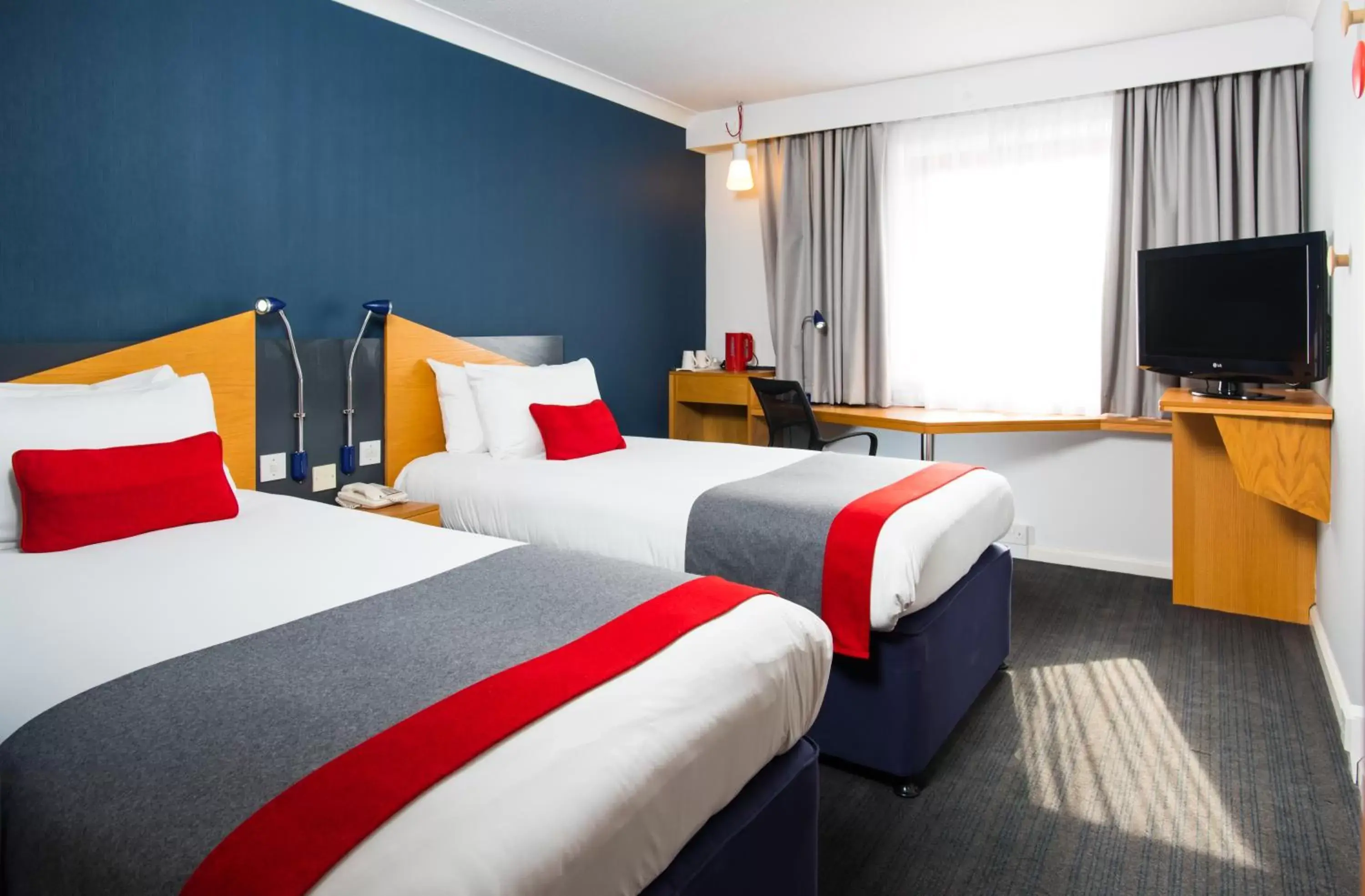 Photo of the whole room, Bed in Holiday Inn Express Derby Pride Park, an IHG Hotel