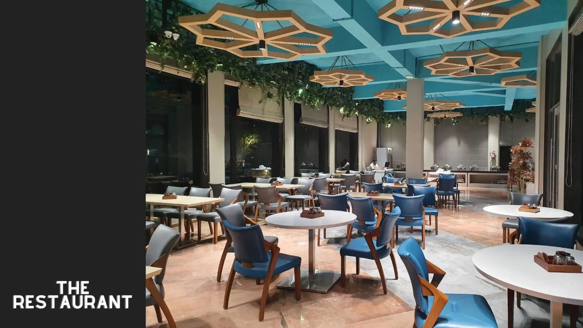 Restaurant/Places to Eat in Paraiso Resort & Club