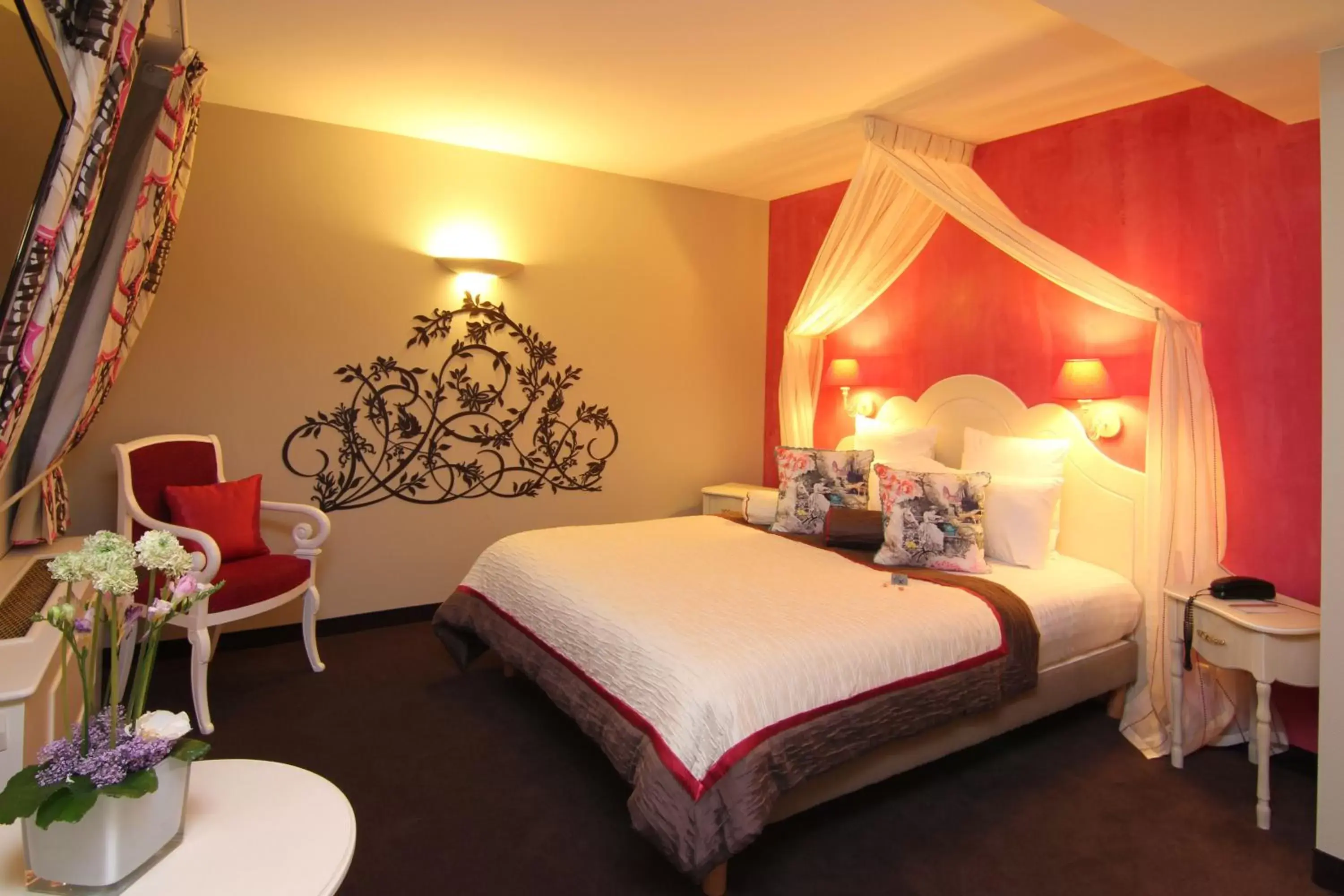 Staff, Bed in Hotel Beaucour Staff, Bed in Hotel Beaucour