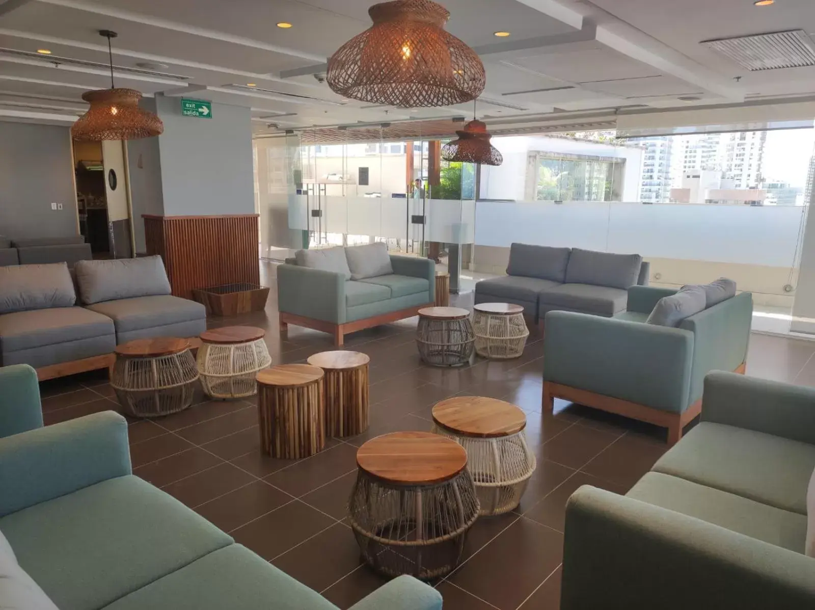 Restaurant/places to eat, Lounge/Bar in Holiday Inn Express - Cartagena Bocagrande, an IHG Hotel