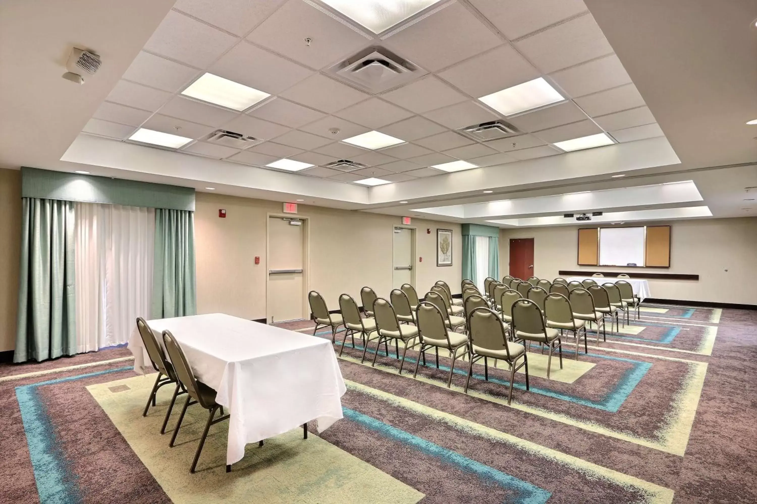 Meeting/conference room in Hampton Inn & Suites Savannah - I-95 South - Gateway