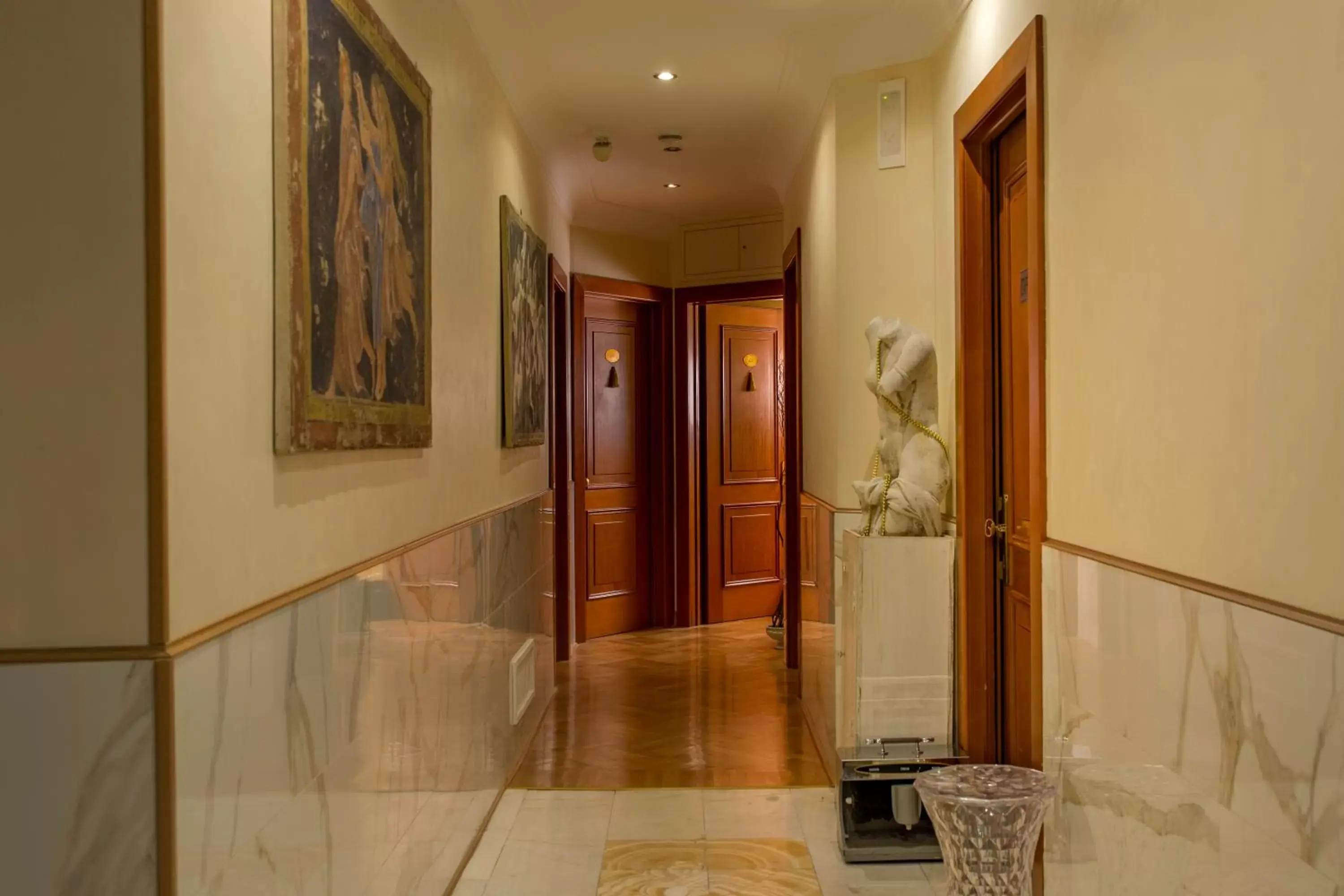 Lobby or reception in Luxury Rooms H 2000 Roma