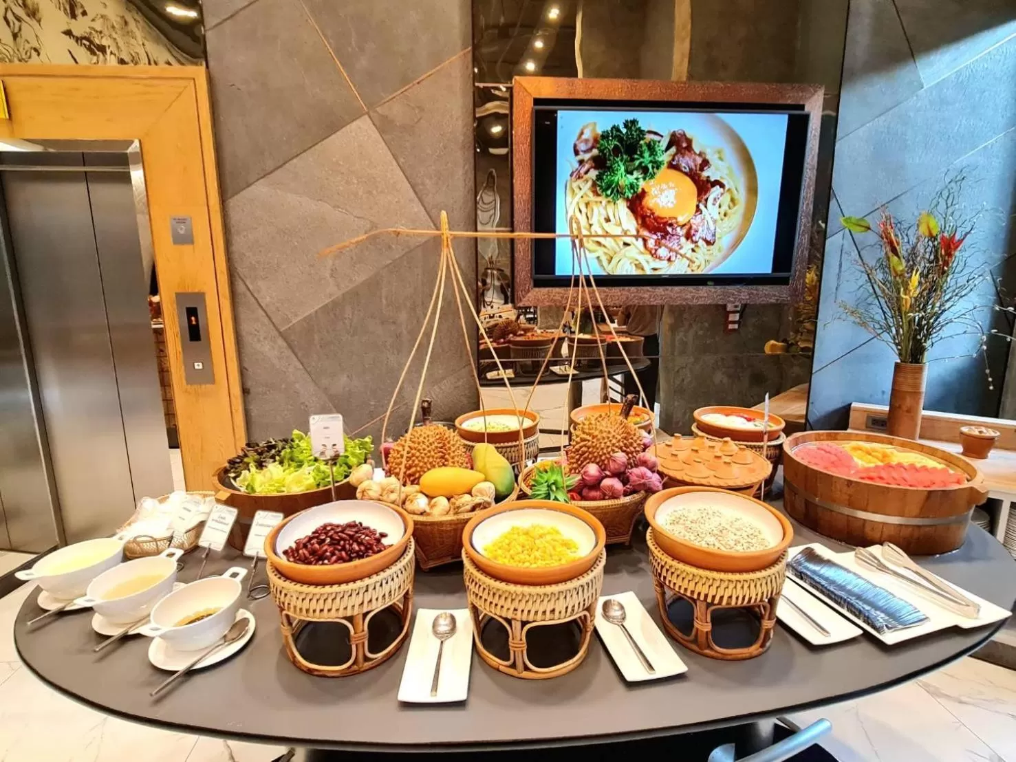 Restaurant/places to eat in AisanA Hotel Korat