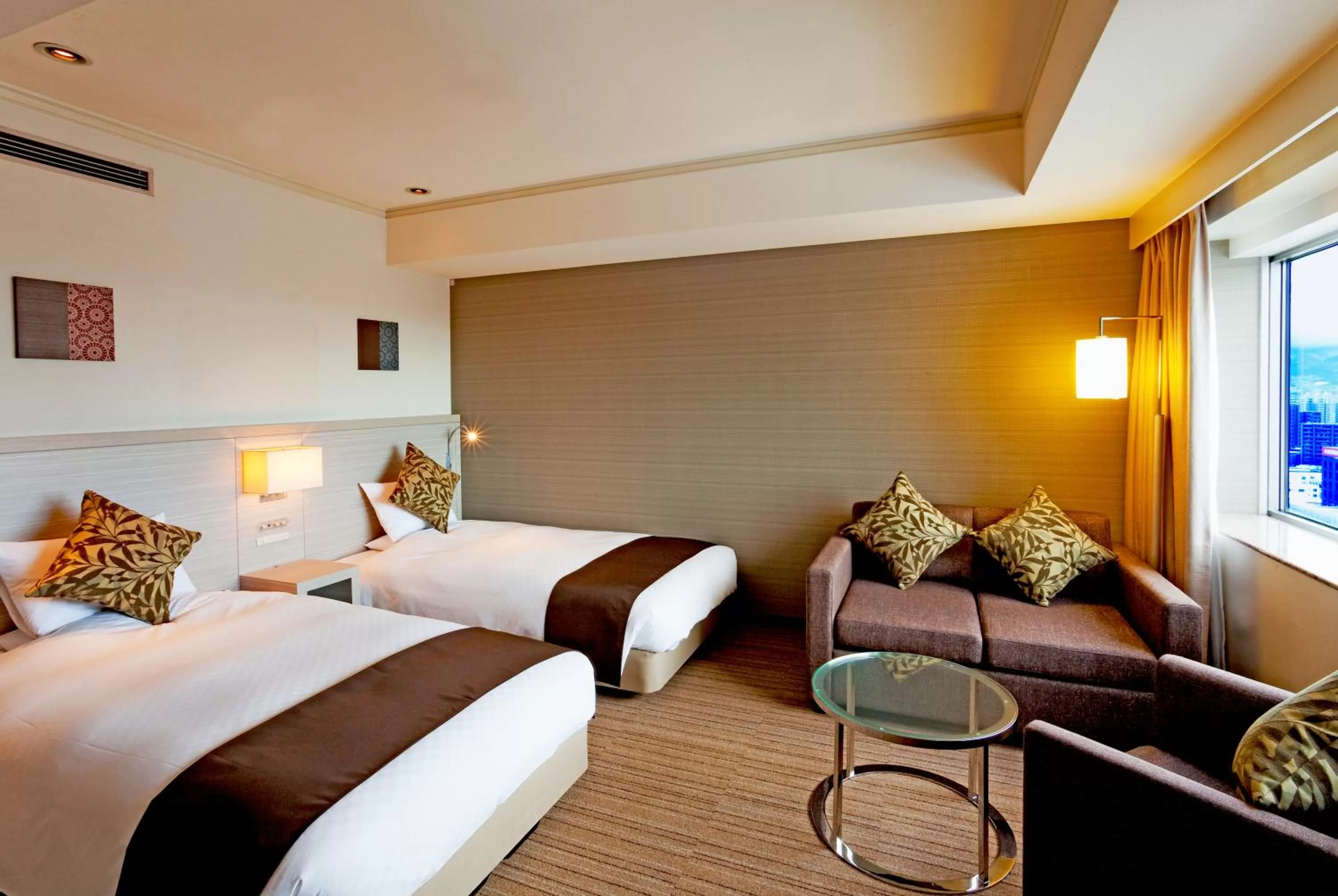 Dining area, Bed in Century Royal Hotel Sapporo