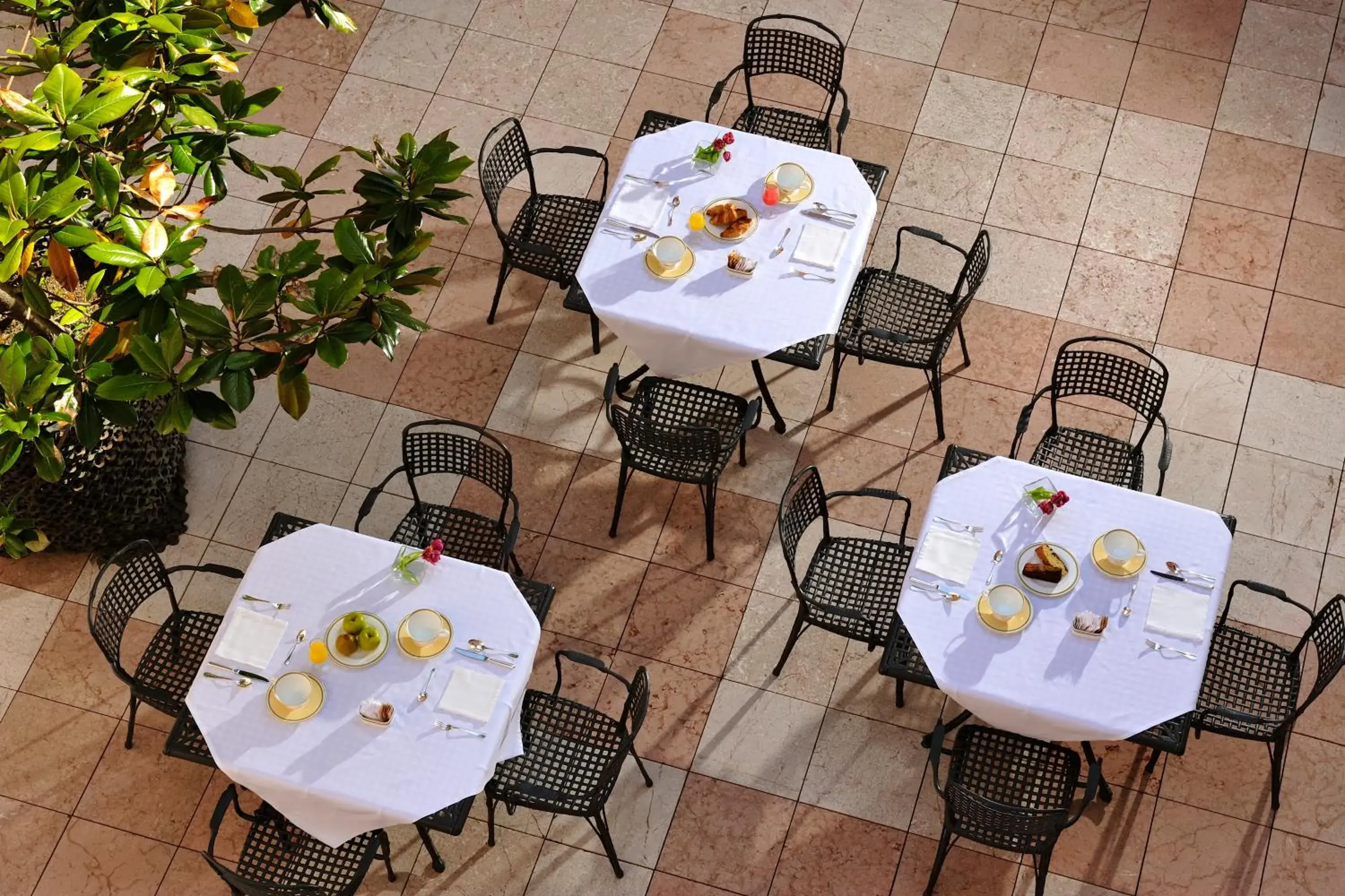 Restaurant/Places to Eat in Castello Dal Pozzo Hotel