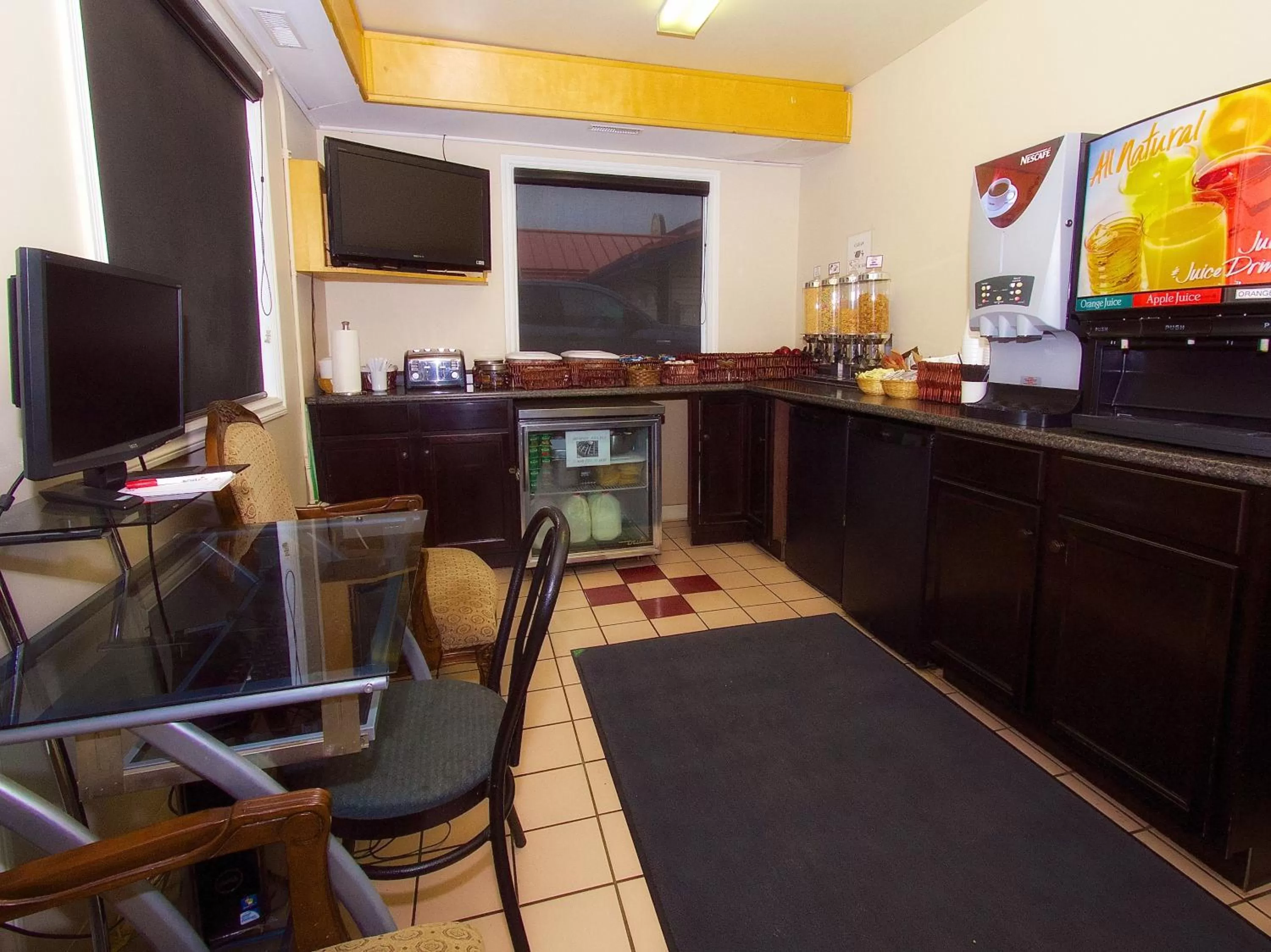 Restaurant/places to eat in BCMInns - Fort McMurray - Rusty&#x27;s