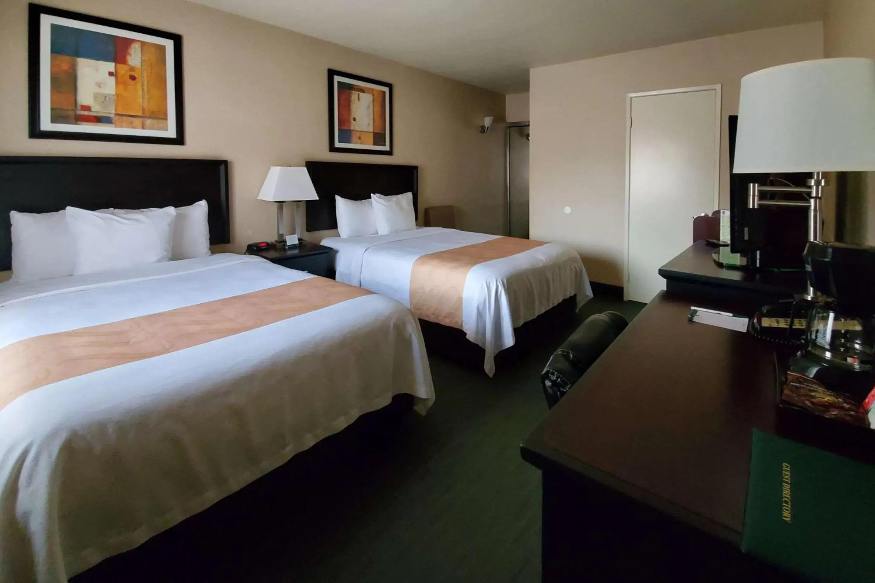 Bedroom, Bed in Quality Inn & Suites Anaheim at the Park